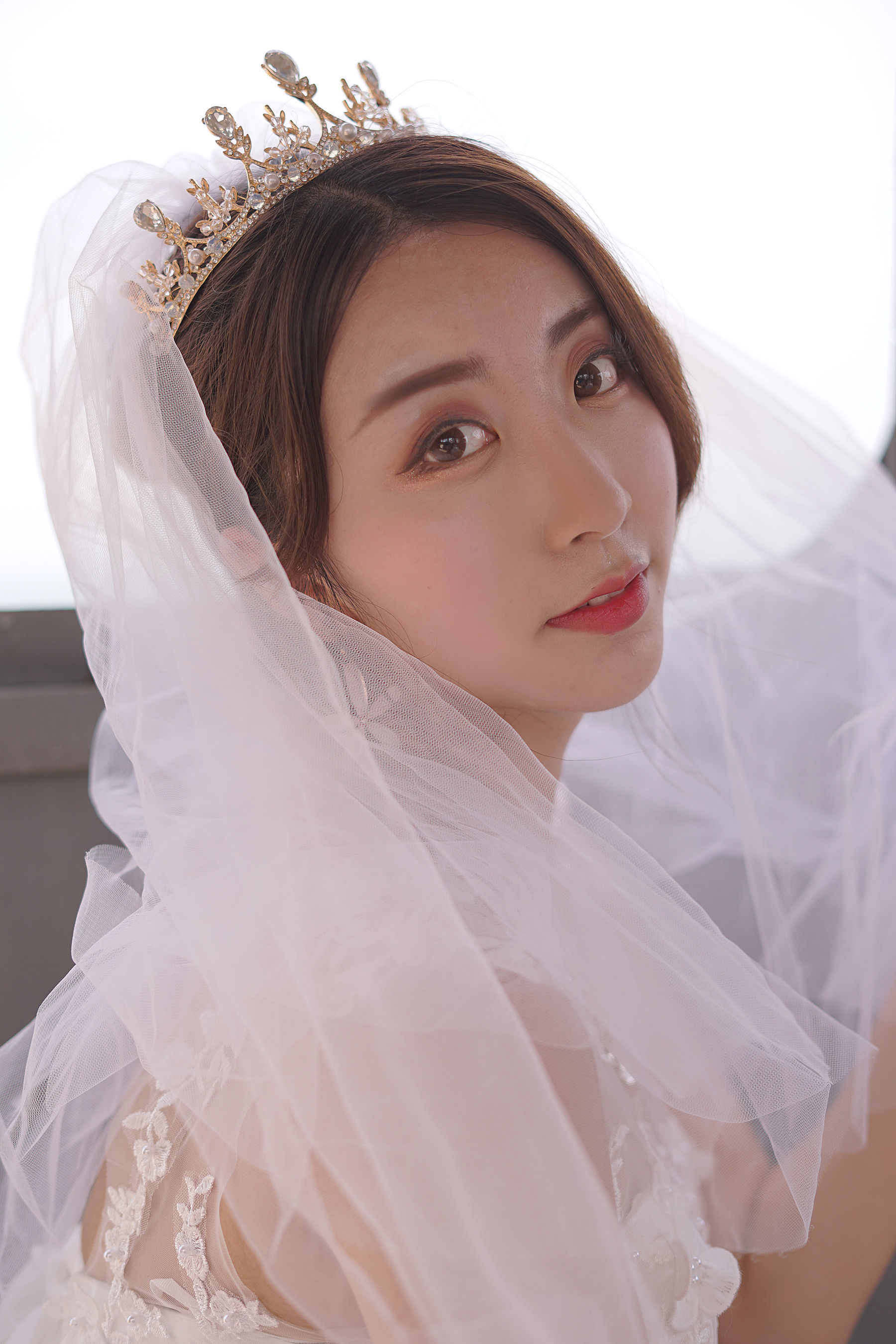 人气Coser黑川 – 海岛之旅 婚纱 [17P]