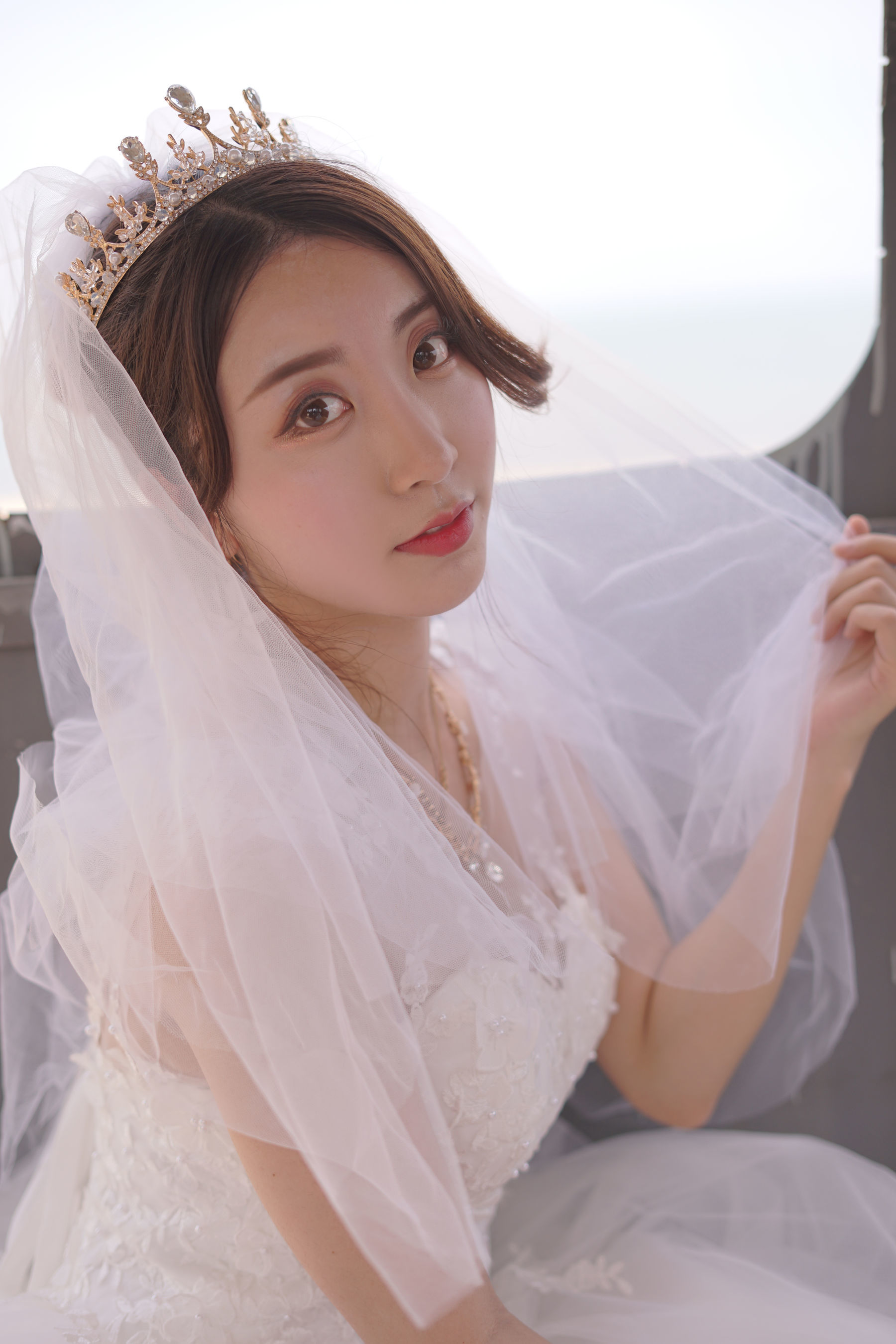 人气Coser黑川 – 海岛之旅 婚纱 [17P]