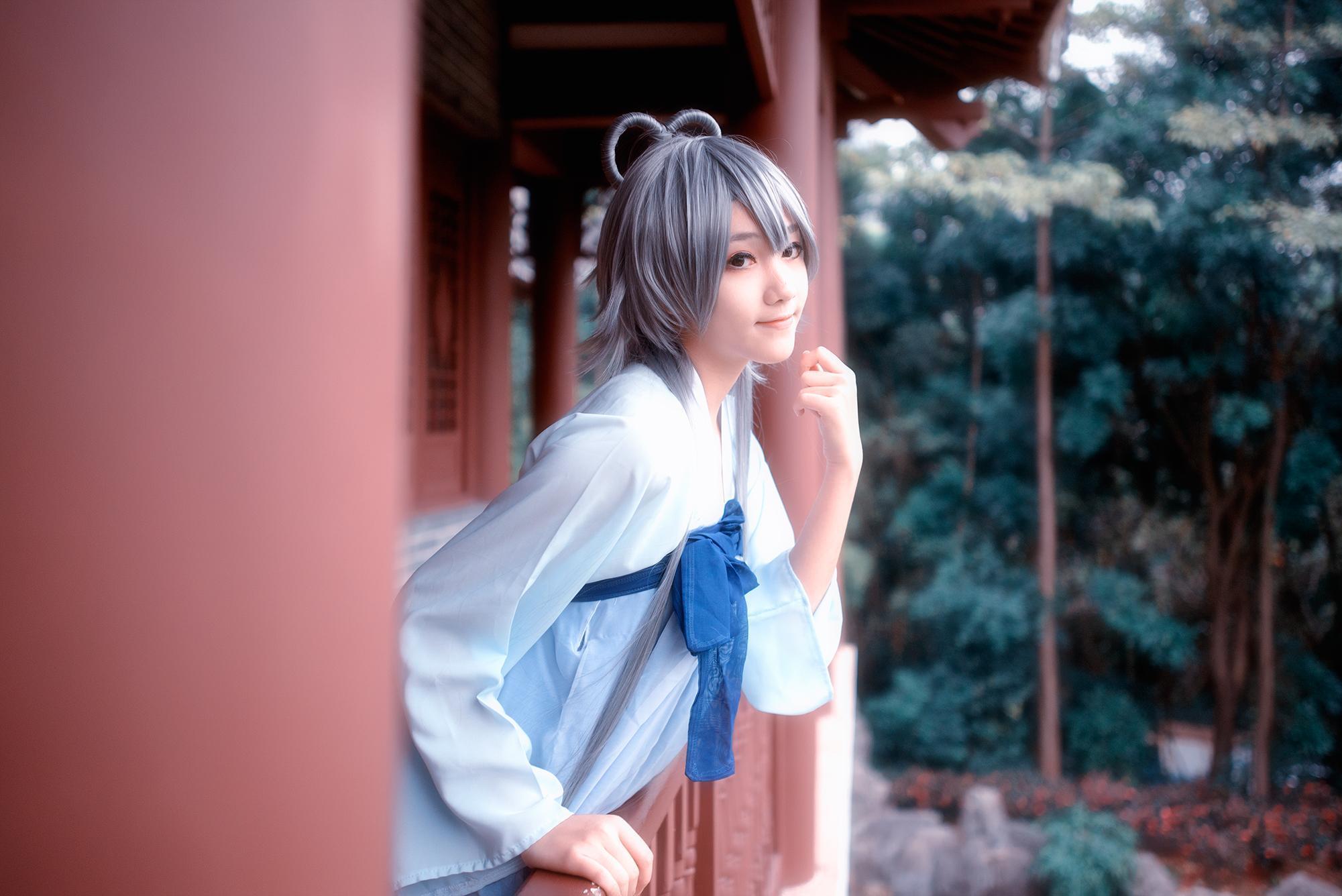 动漫博主南桃Momoko – 洛天依 [18P]