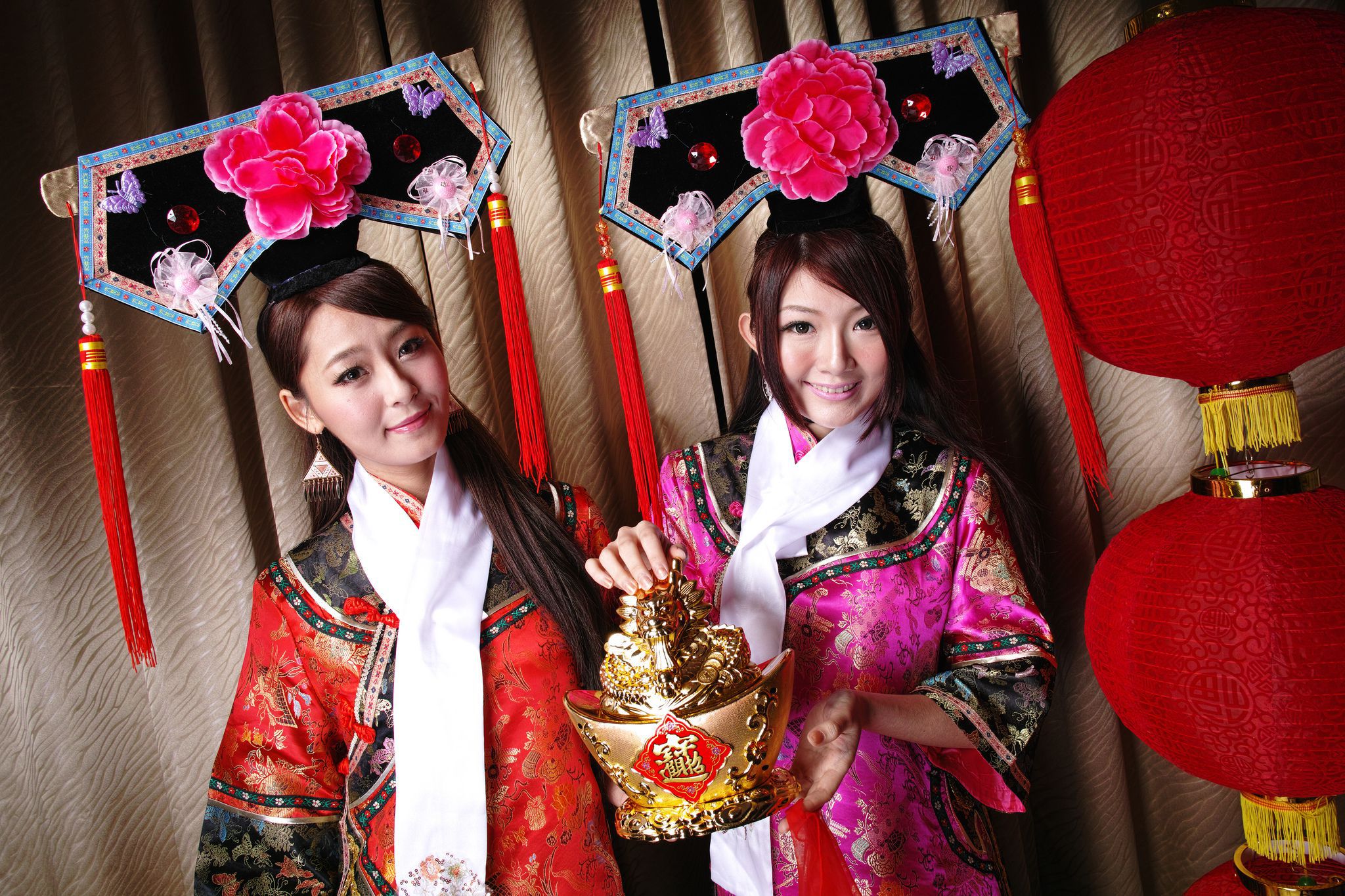 Winnie小雪、小羽《新春拜年 甄嬛格格》 [67P]