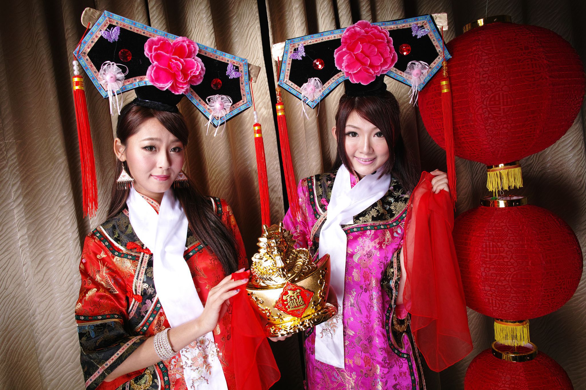 Winnie小雪、小羽《新春拜年 甄嬛格格》 [67P]