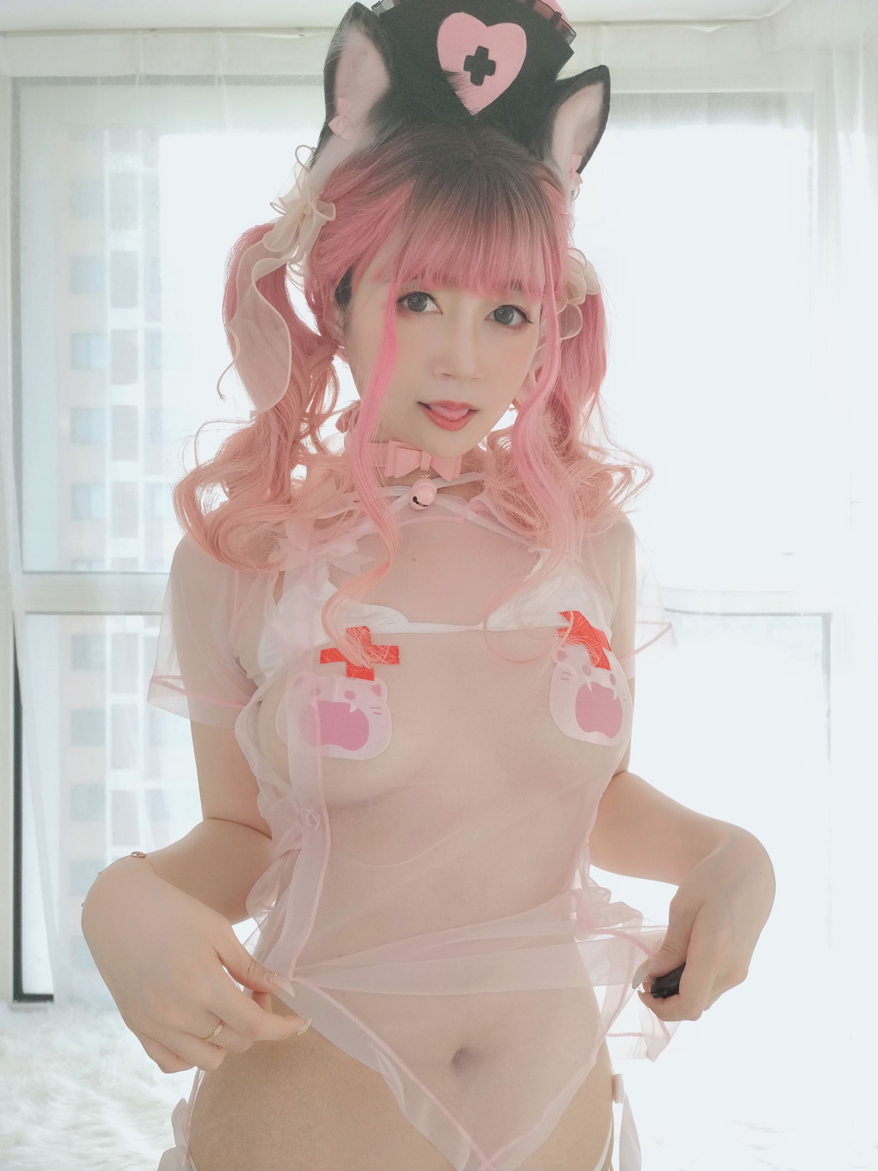 Coser小姐姐白银 – 猫咪护士 [34P]