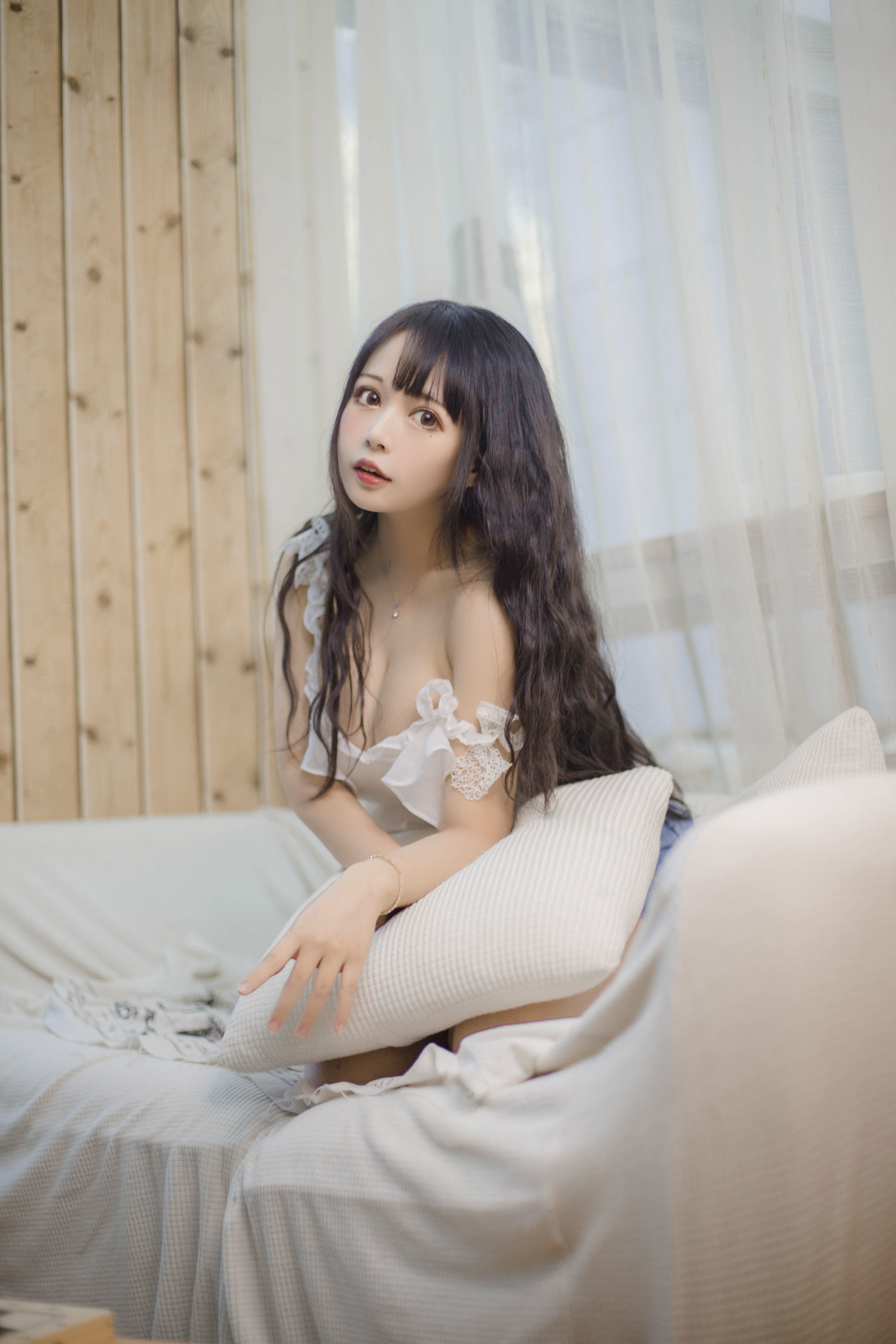 大眼萌妹黑猫猫OvO 客厅 [16P]