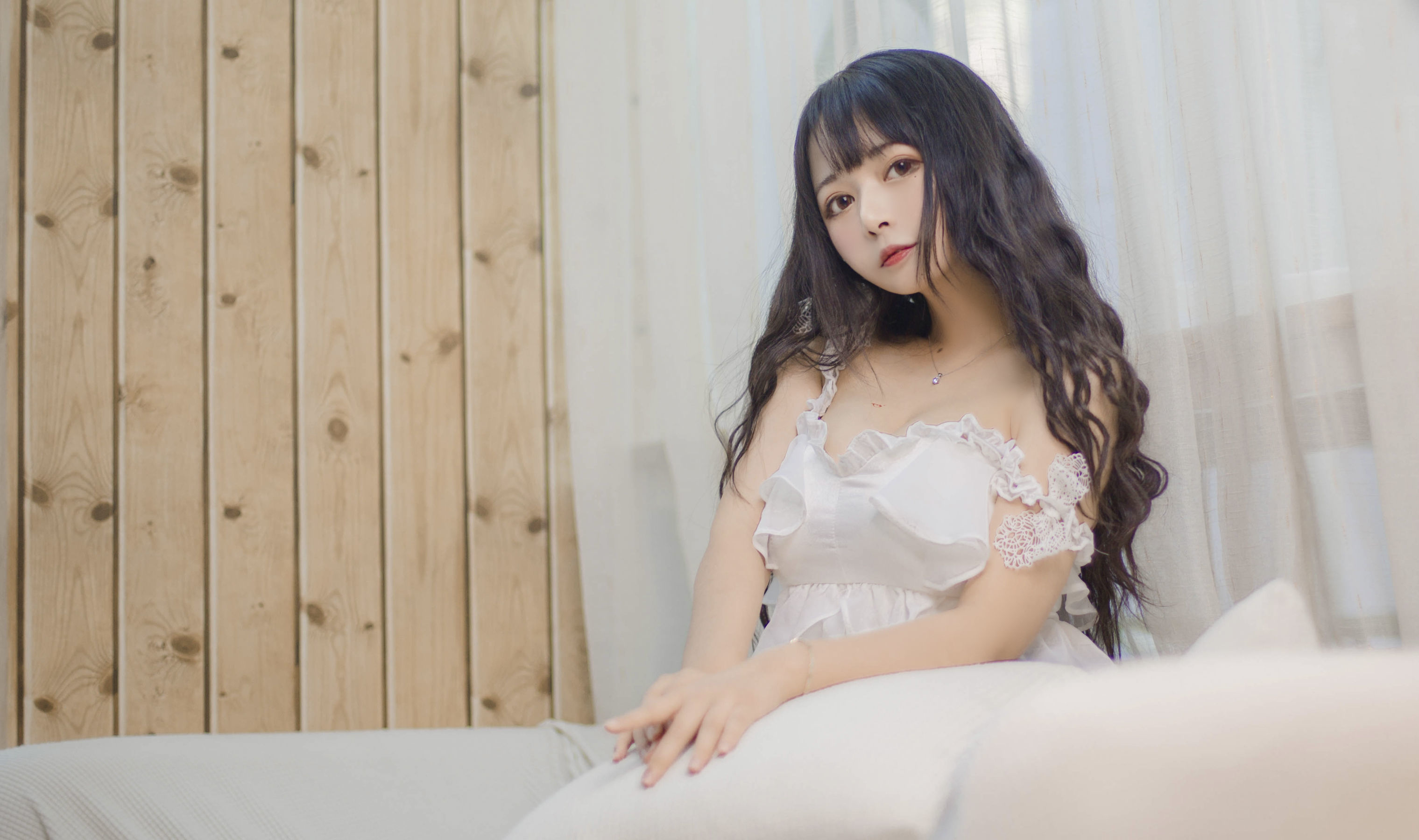 大眼萌妹黑猫猫OvO 客厅 [16P]