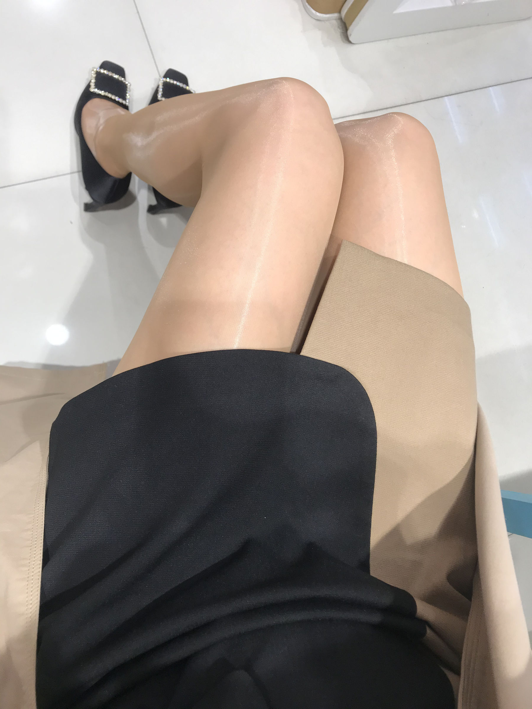 丝足博主麋鹿_Monroe 2020.05.05 亮丝美腿 [9P]