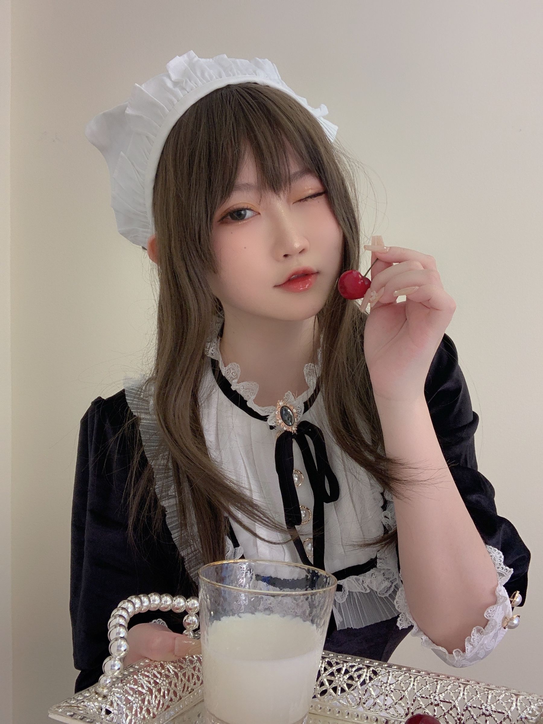 蜜桃少女是依酱呀 – 女仆馆长 [50P]