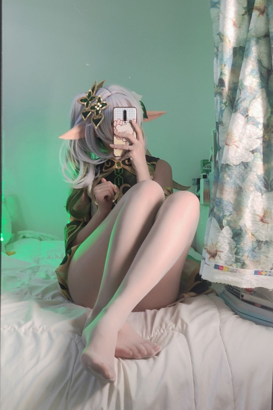 洛桑w伊梓 – 小草神 [28P]