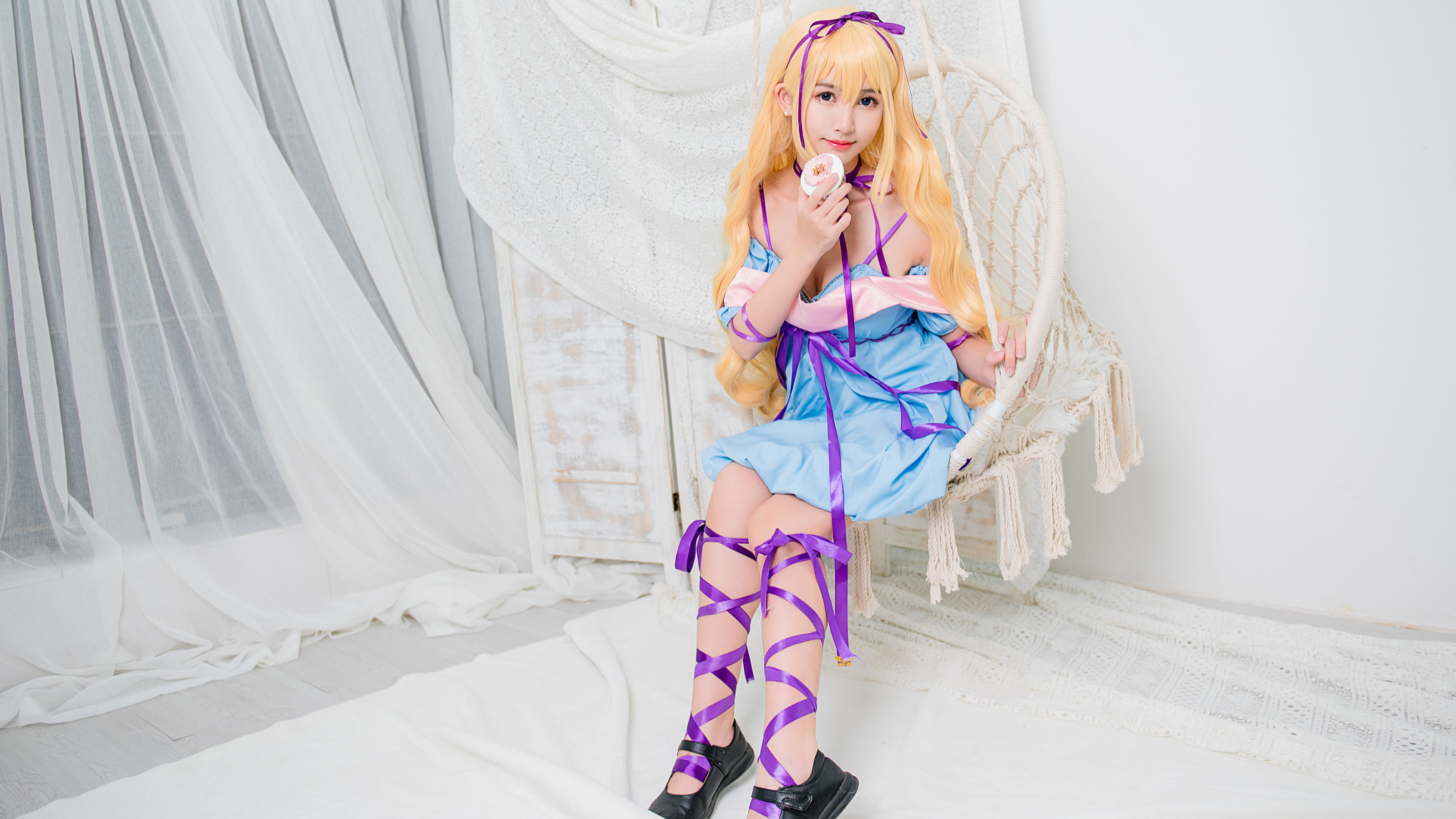 [萝莉COS] 鳗鱼霏儿 – 性感吊带睡裙 [20P]