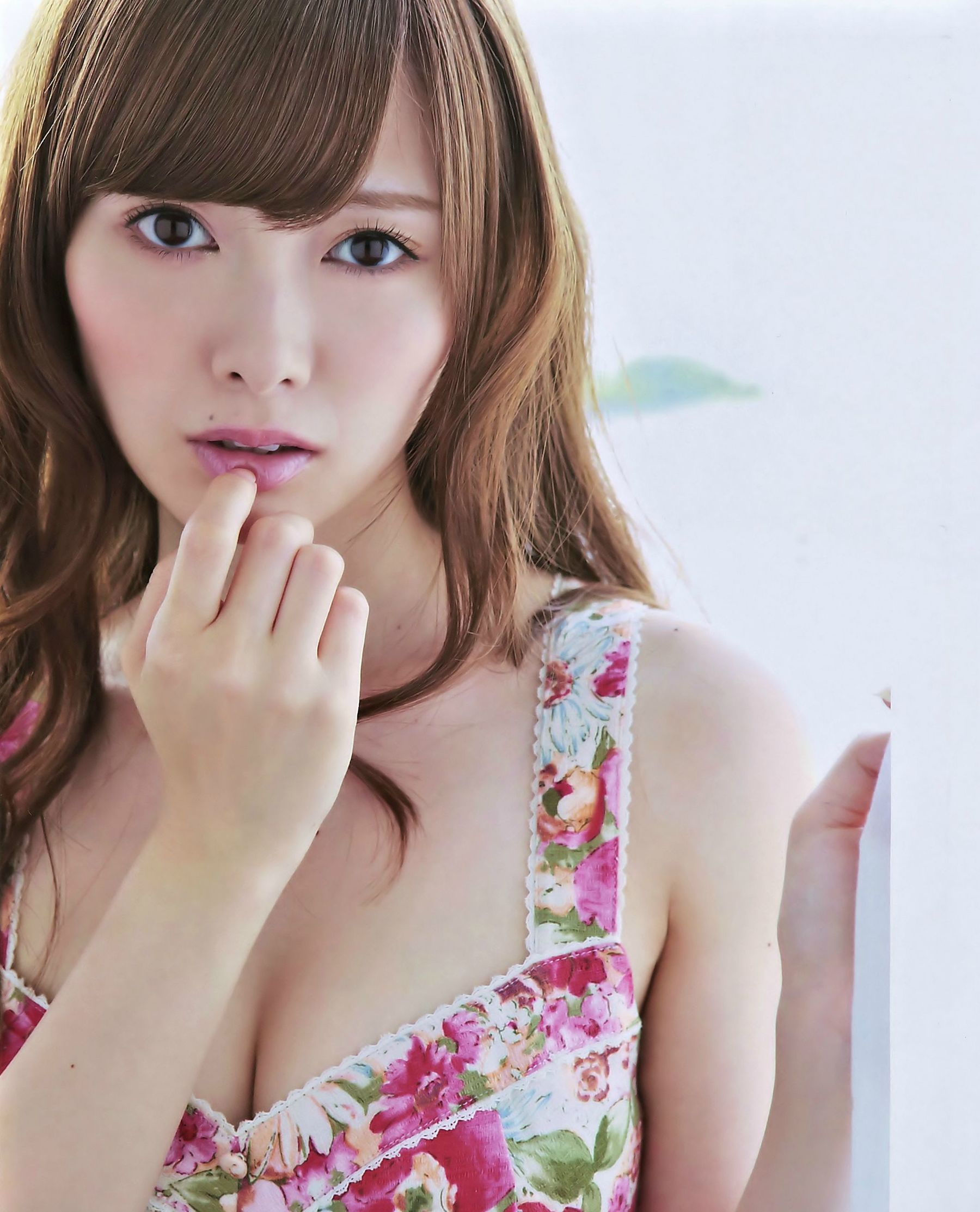 [BUBKA] 2014.10 白石麻衣 向井地美音 [16P]