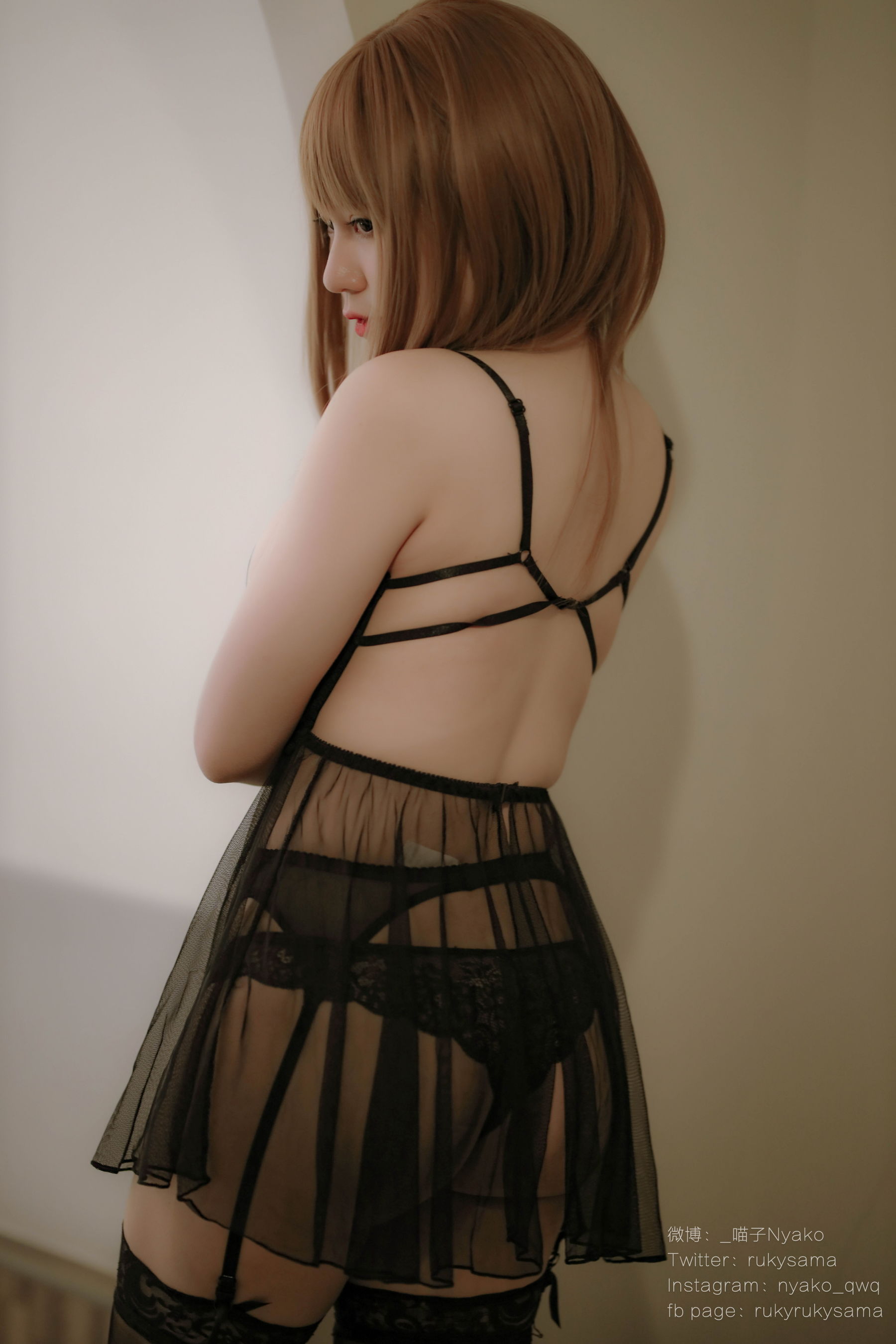 萌妹子Nyako喵子 – 温泉旅行 之黑色情趣蕾丝睡衣 [83P]