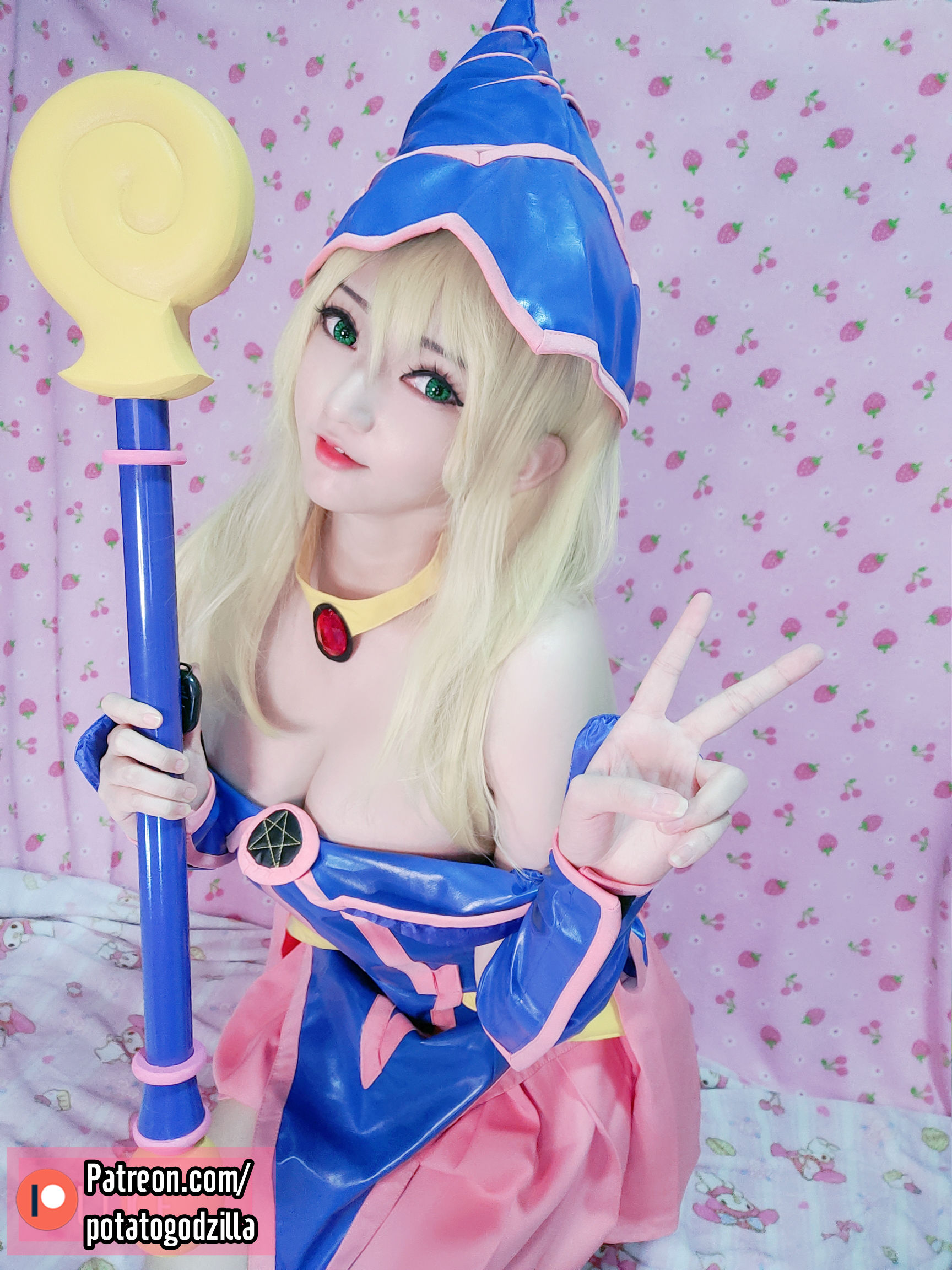 Coser小姐姐Potato Godzilla – Dark Magician Girl [30P]