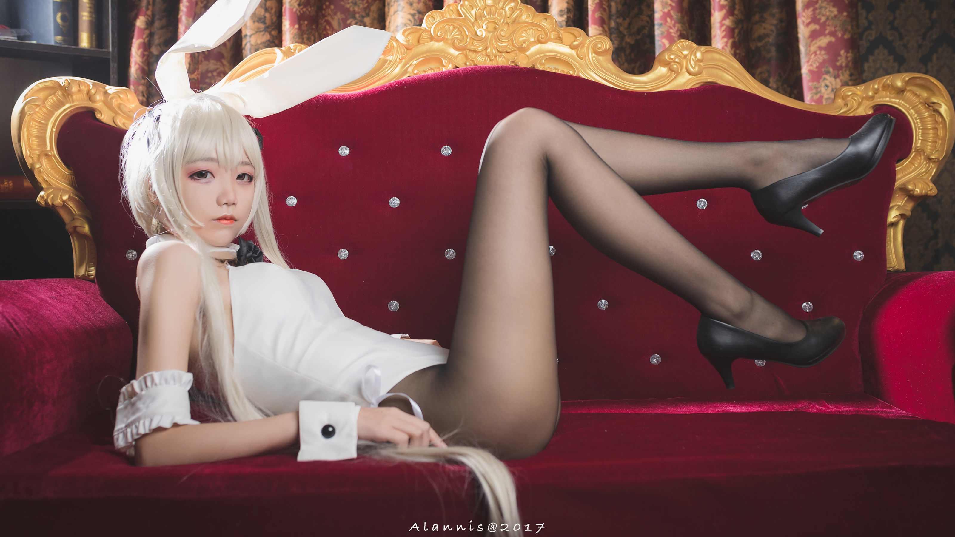 [萝莉COS] 清纯少女五更百鬼 – 兔女郎+白丝美腿 [21P]