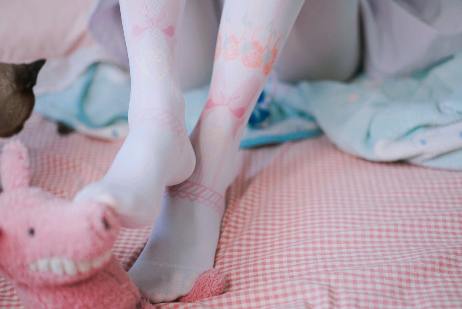 萌妹子眼酱大魔王w – 踩玩偶 [10P]