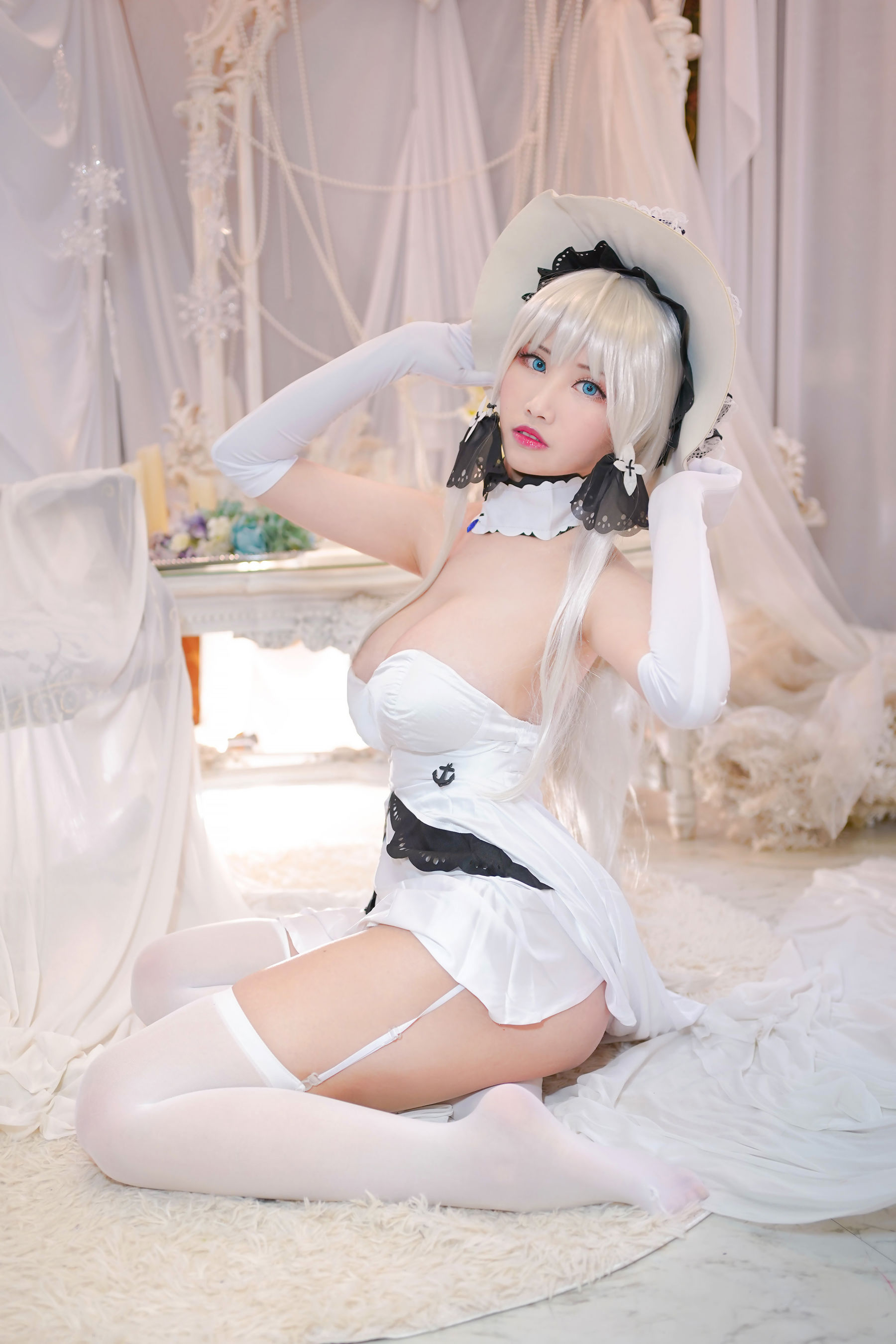 [Cosplay写真] Coser萱-KaYa – 光辉 [20P]