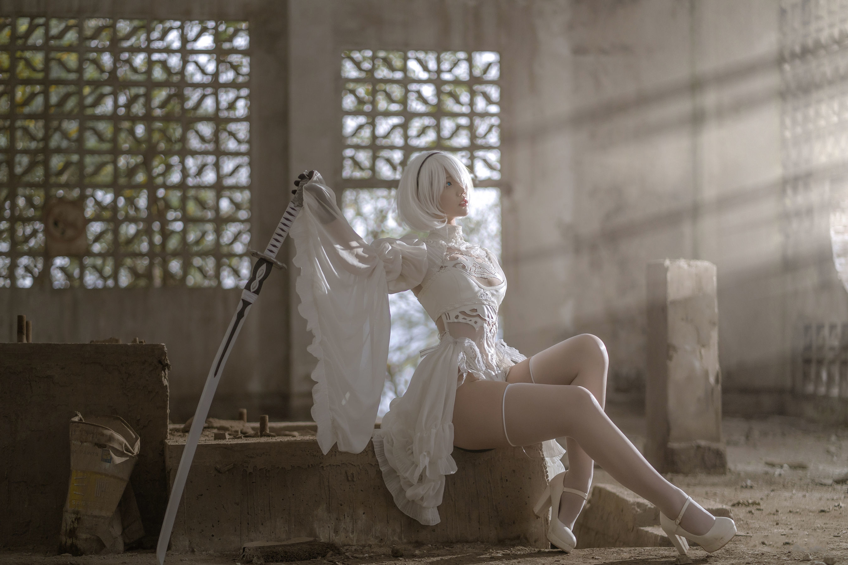 微博福利姬镜酱 2B白色婚纱 [13P]