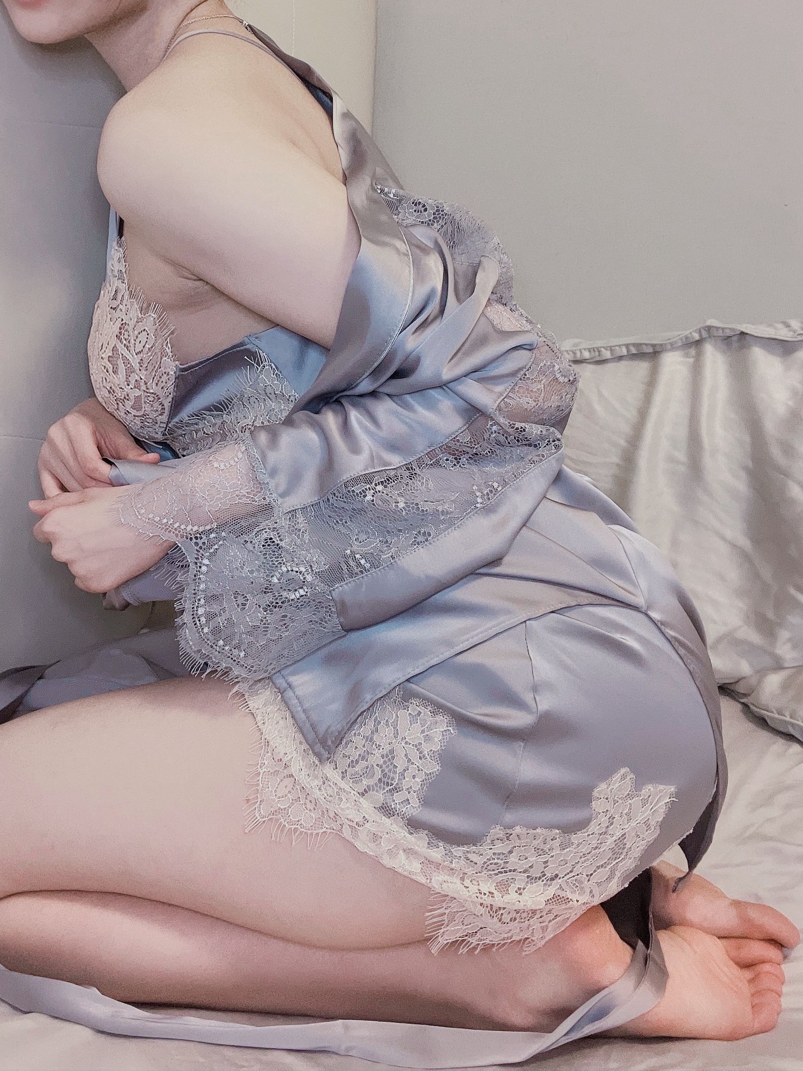 周叽是可爱兔兔 – 今夕何夕睡袍 [9P]