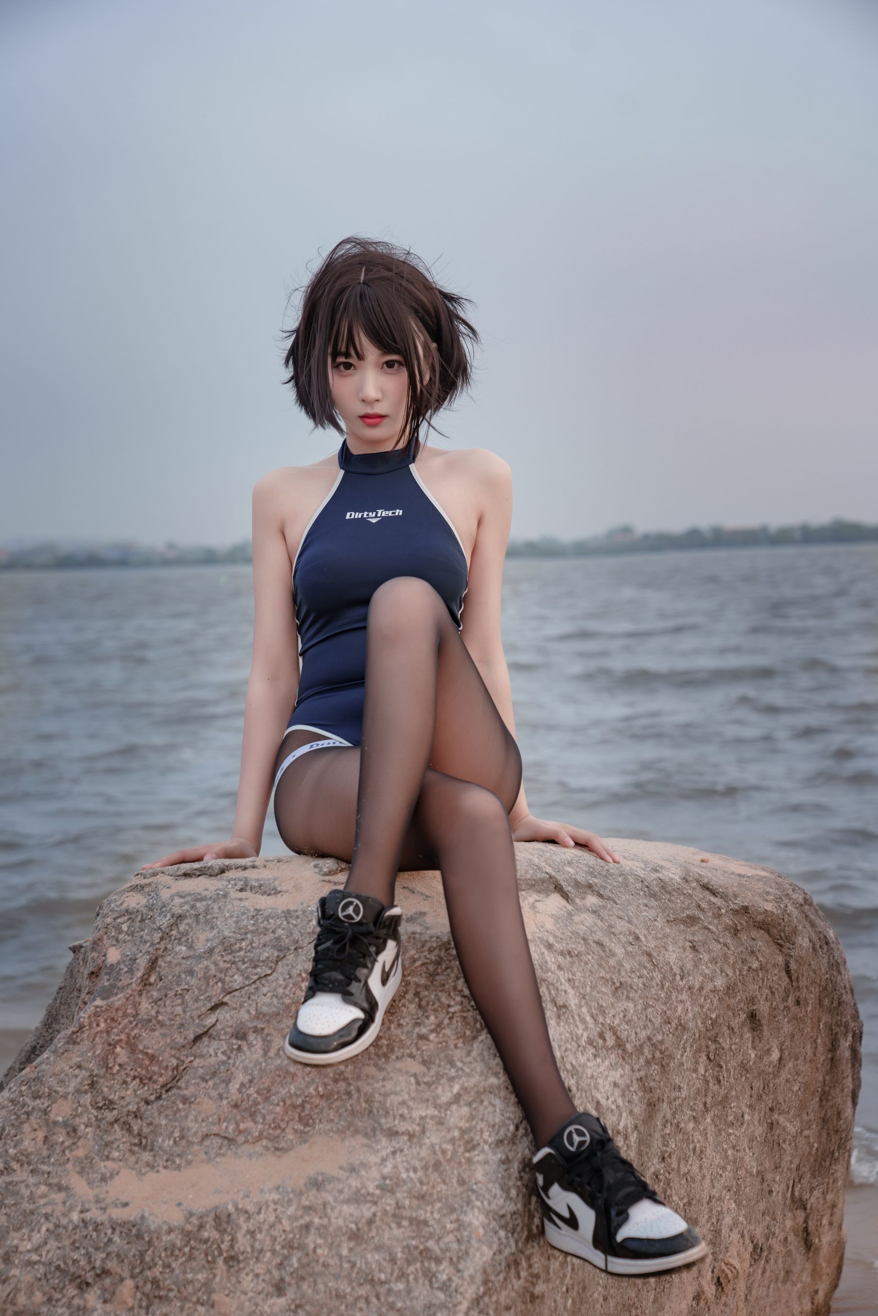 轩萧学姐 – 沙滩竞泳 [45P]