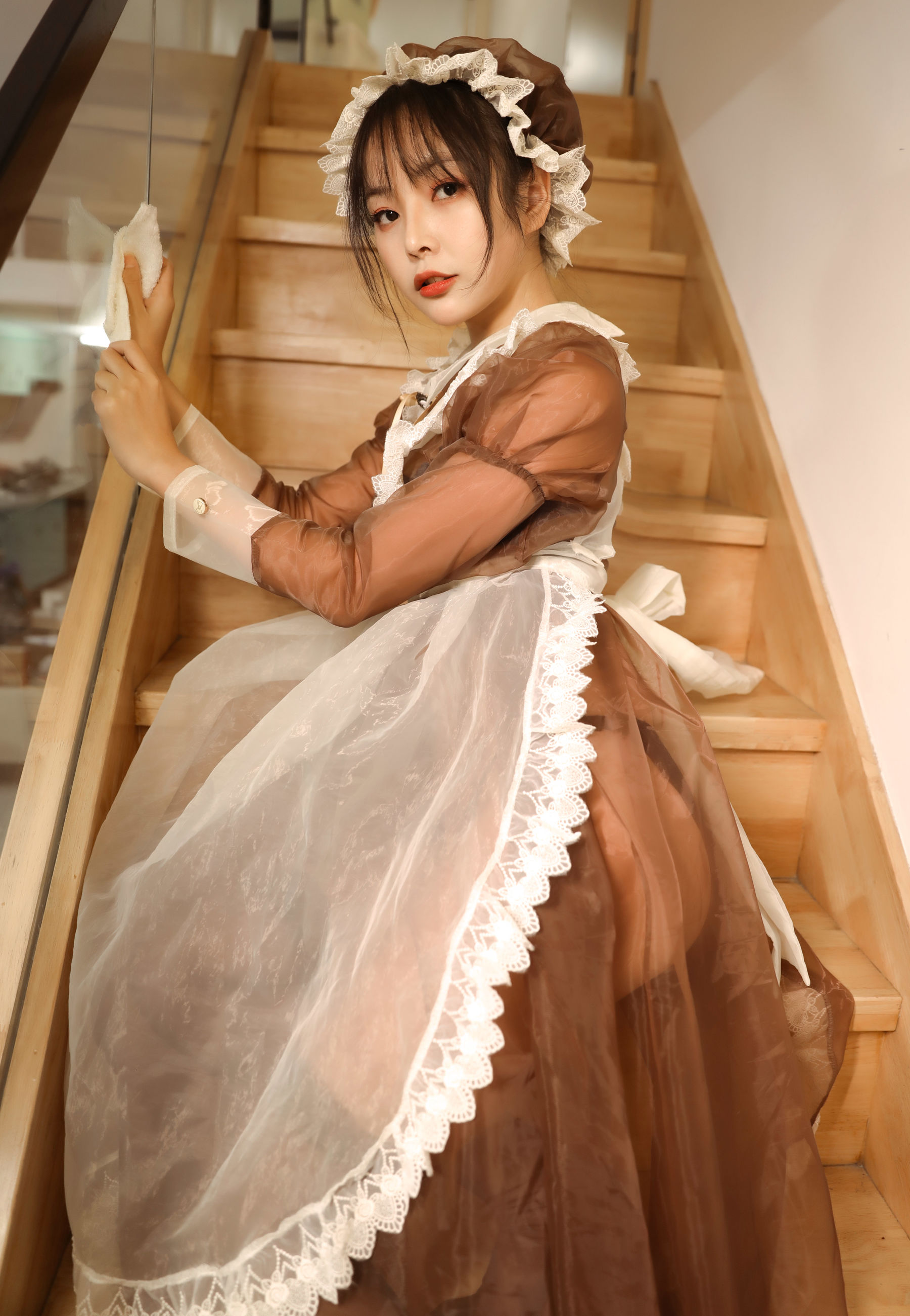 [Cosplay写真] 苏嫣嫣阿姨 – 可爱女仆装 [10P]