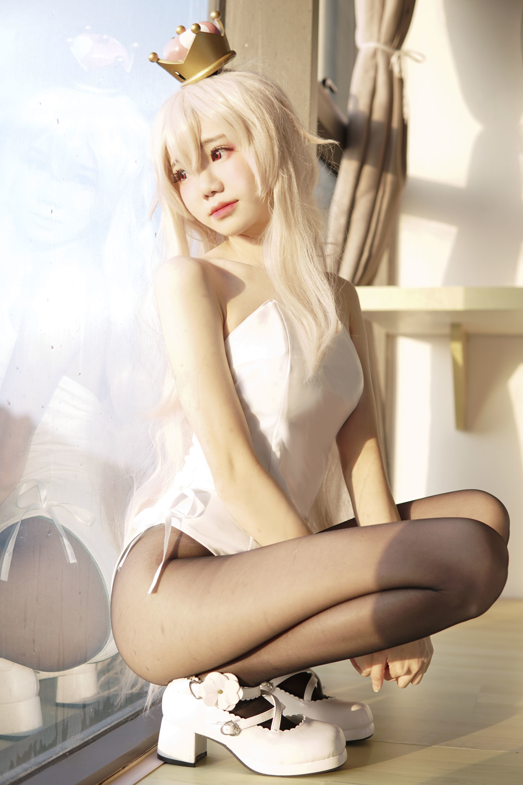 Sally Dorasnow – Super Crown Boo [18P]