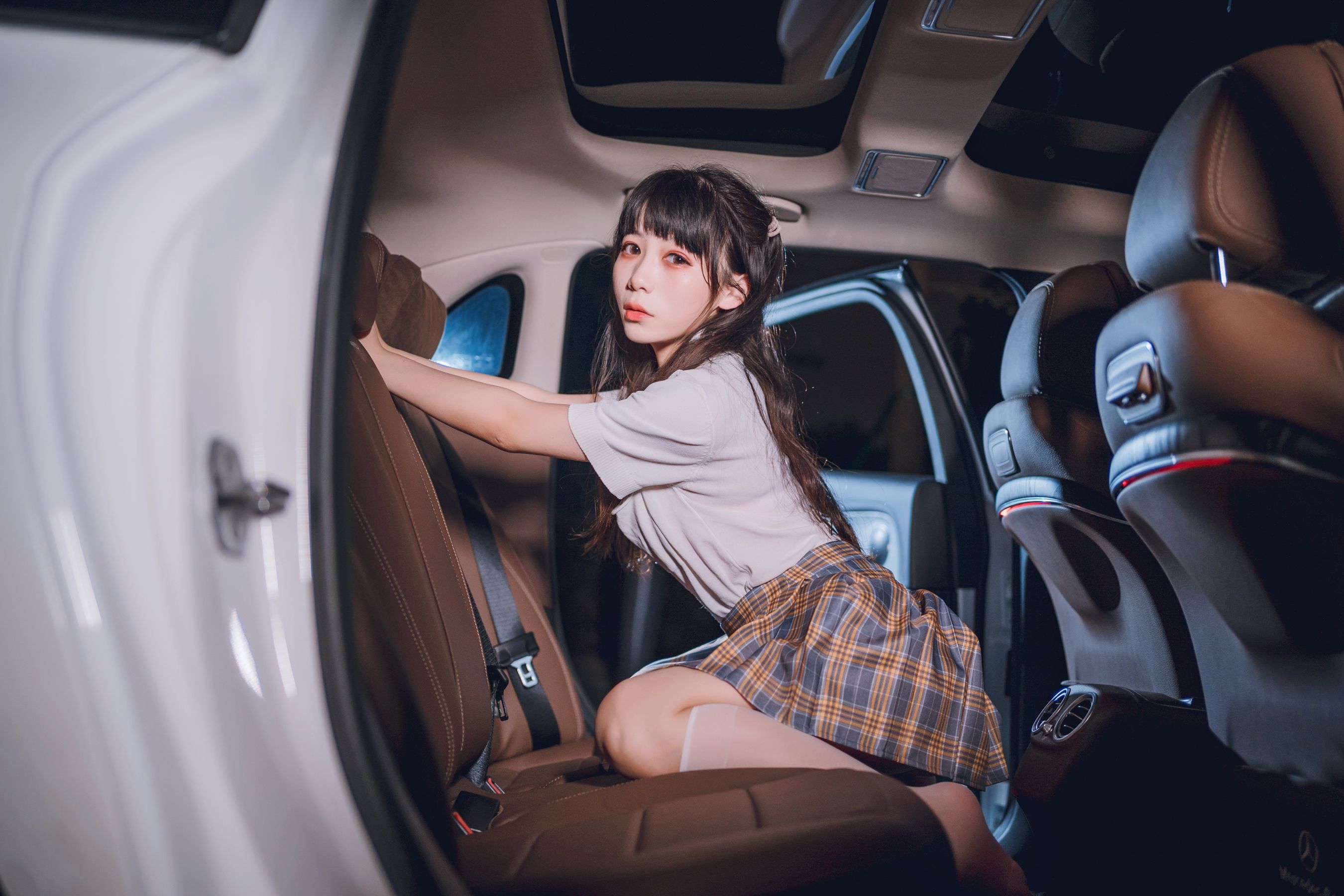 usejan – 蓝蓝奔驰 [40P]