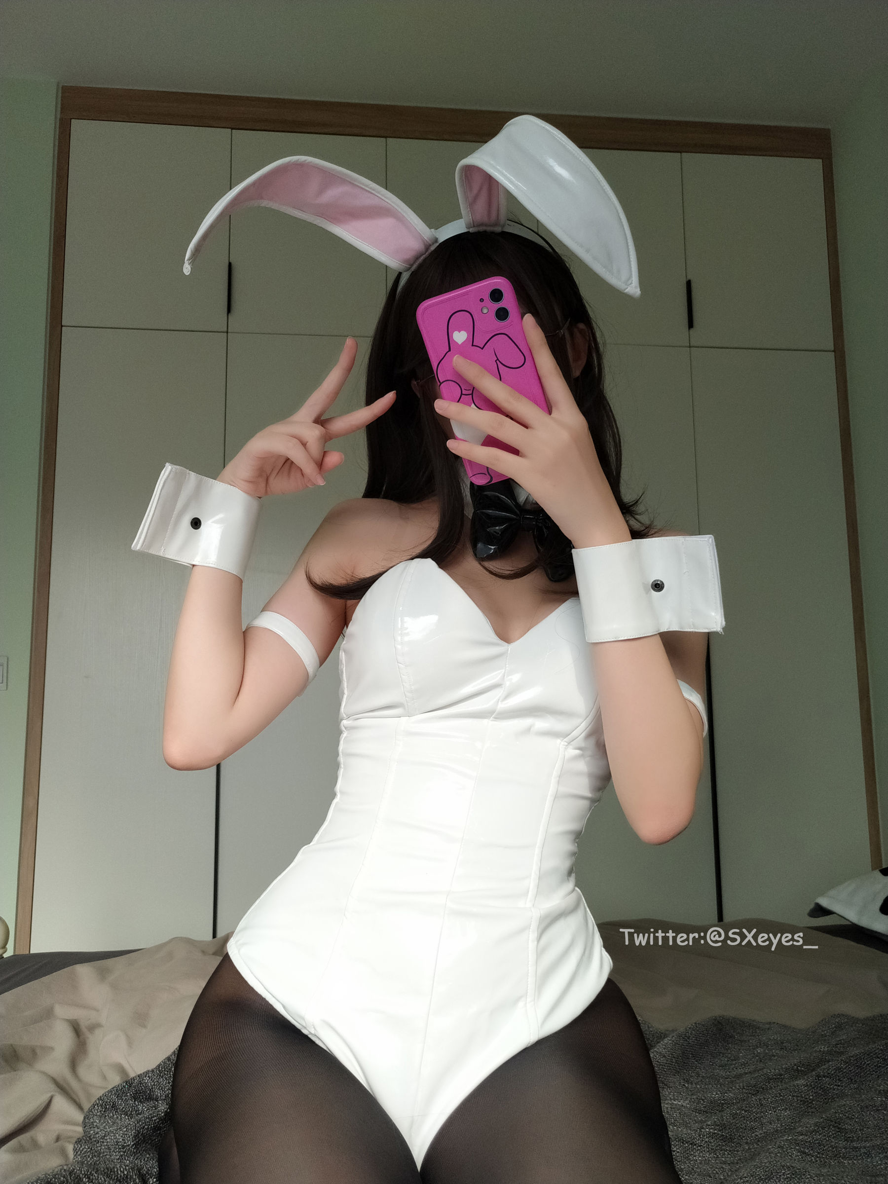 萌妹子眼酱大魔王w – 黑丝兔女郎 [25P]