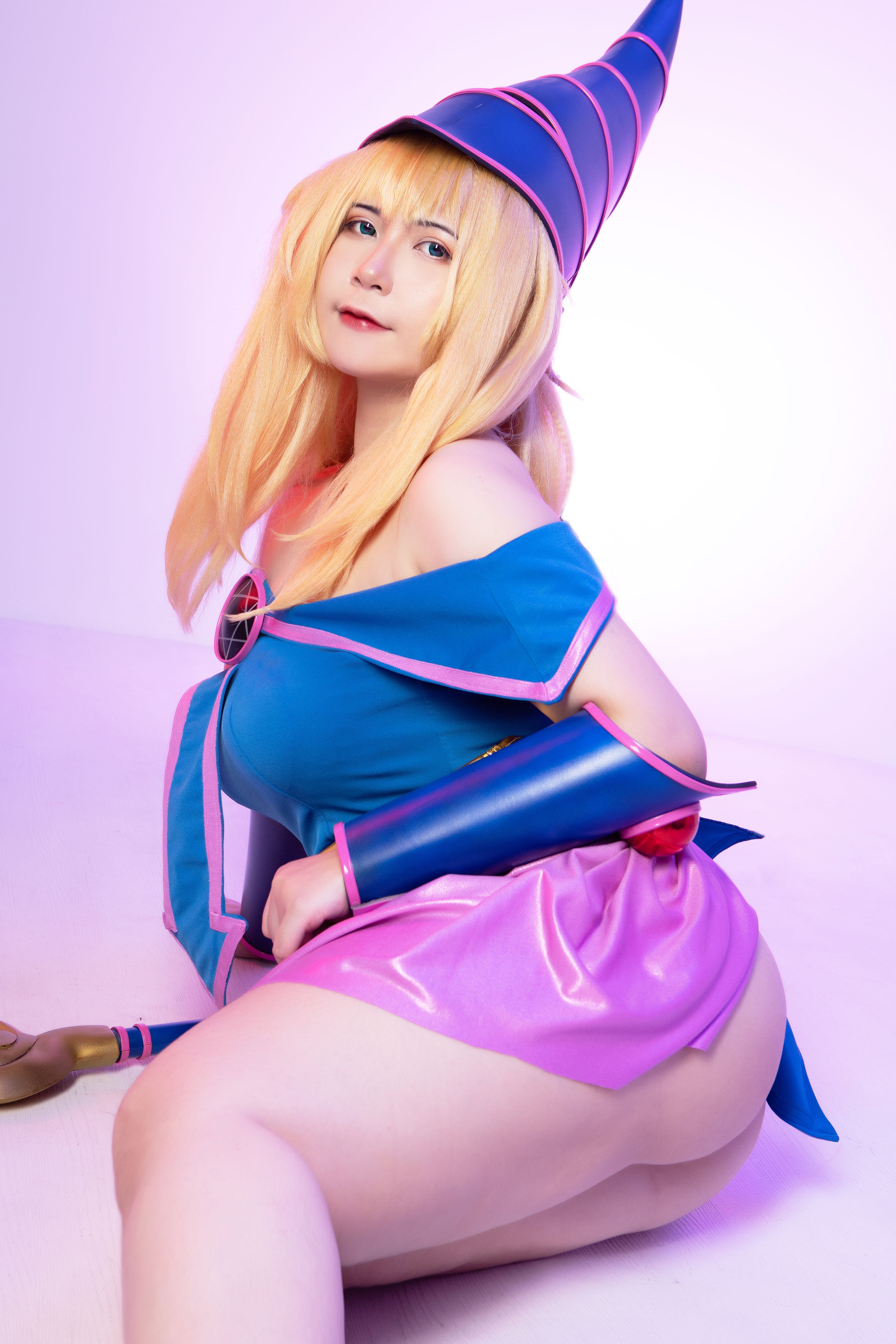 Uy Uy – Dark Magicial Girl [61P]