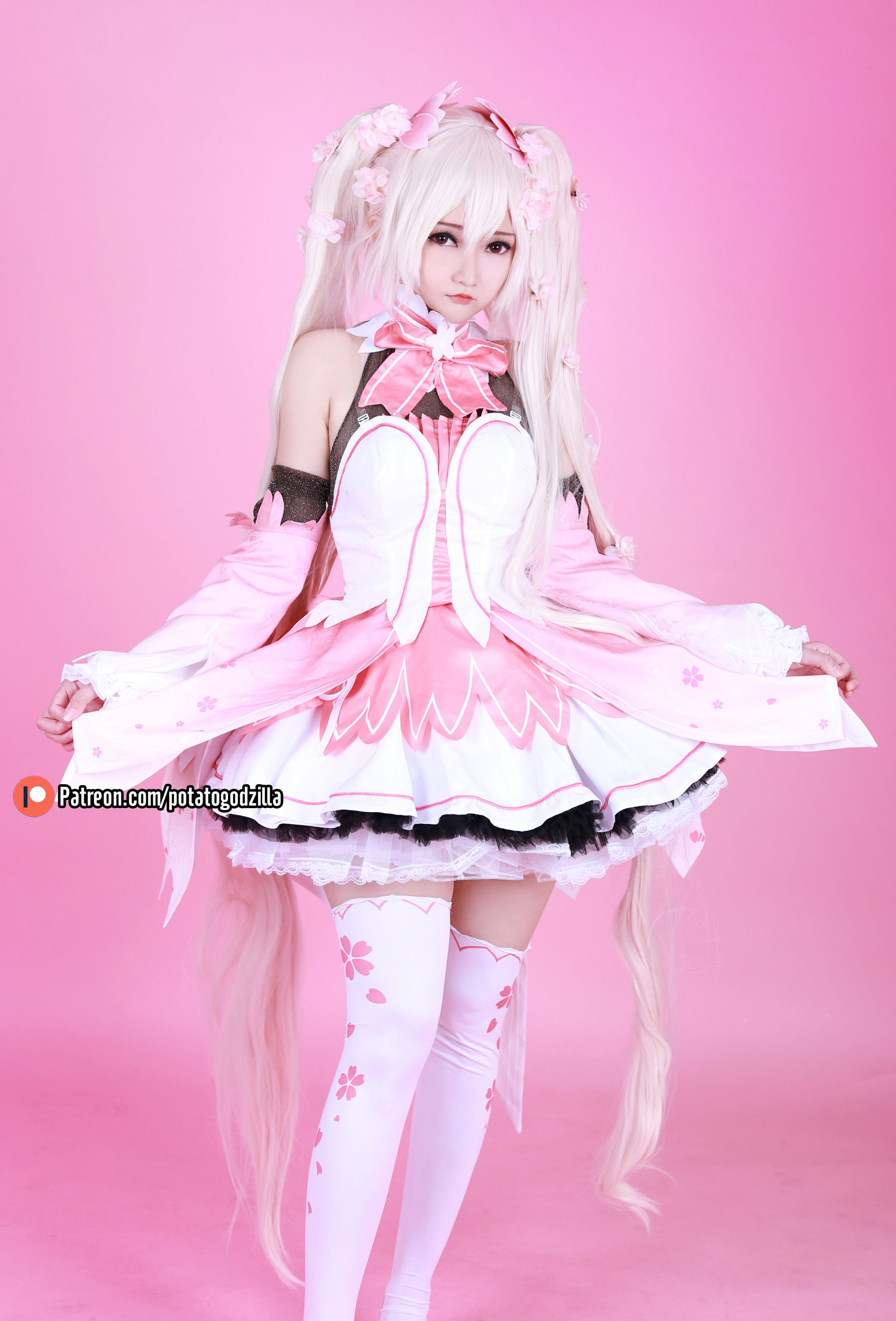 Coser小姐姐Potato Godzilla – Sakura Miku [44P]