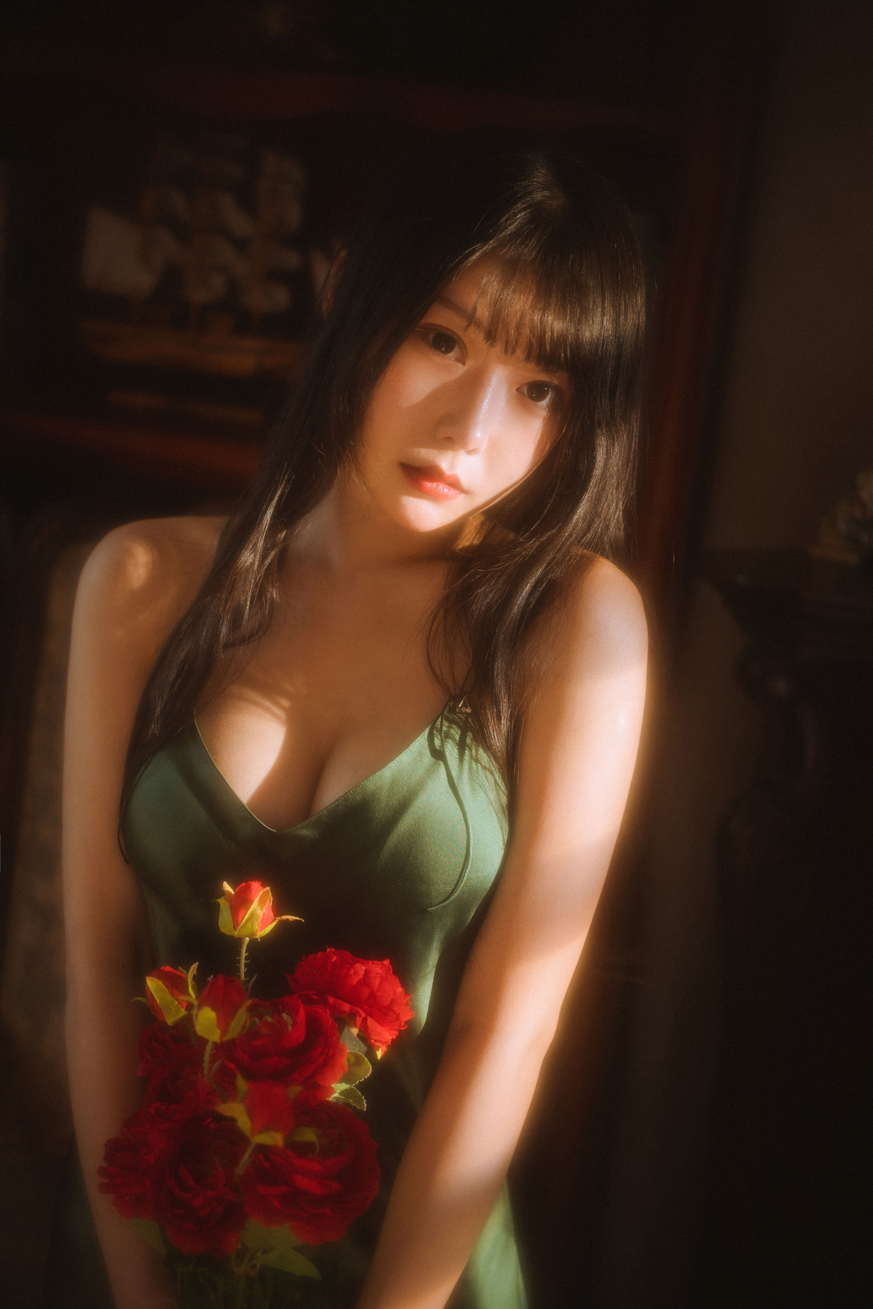 香草喵露露 – 杨枝甘露 绿色连衣裙 [45P]