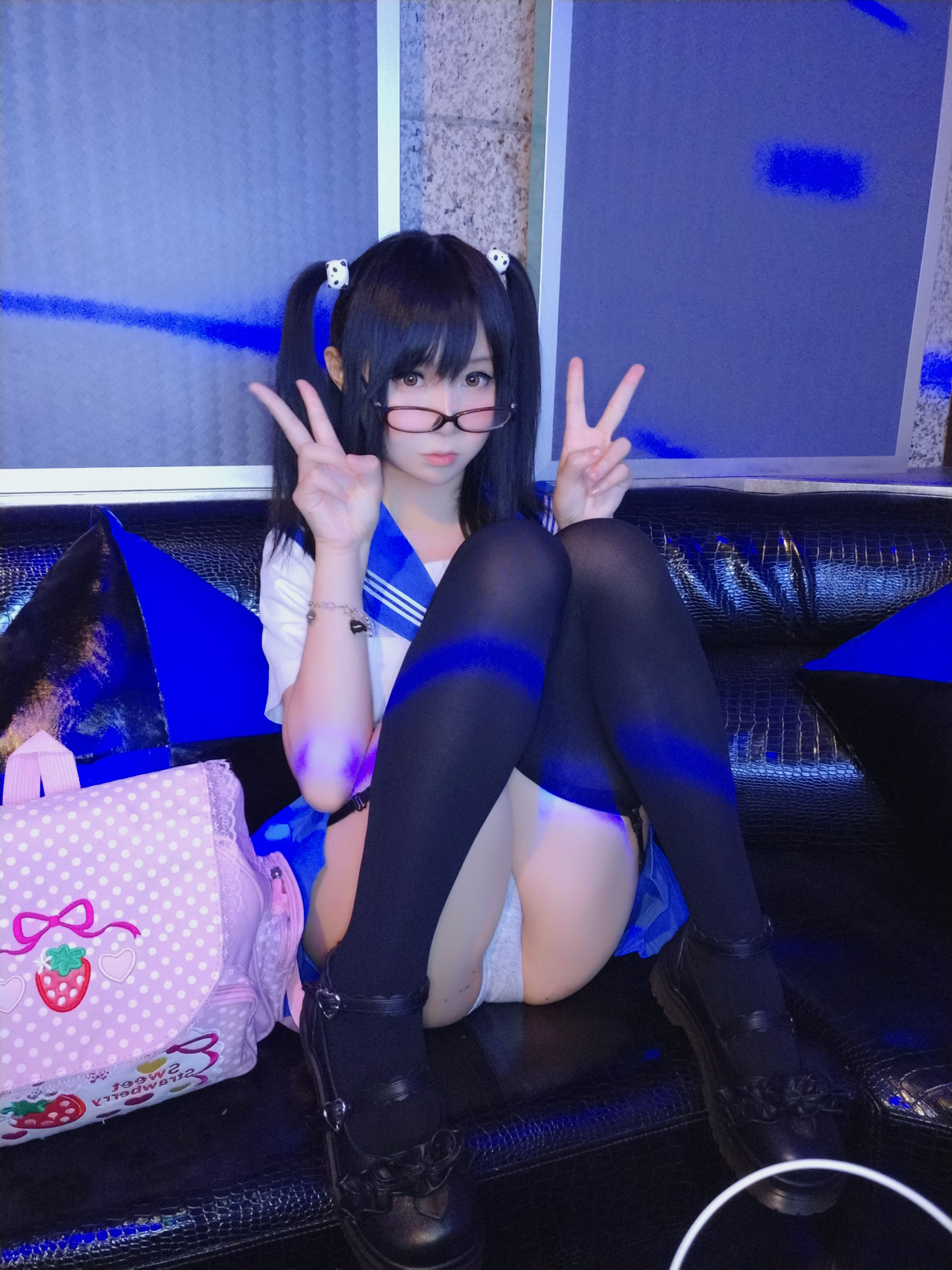 [萝莉COS] 摇摇乐yoyo – 诱人小学妹 [43P]