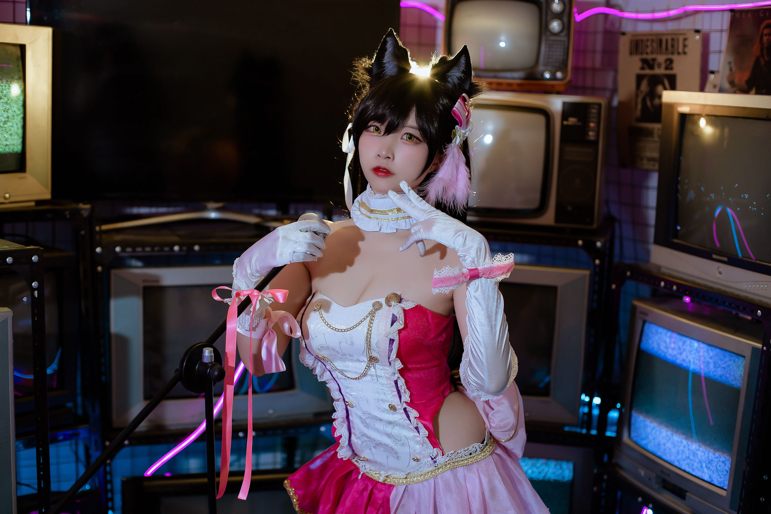 [Cosplay写真] 人气Coser二佐Nisa – 犬之眷之碧蓝爱宕 打歌服 [14P]