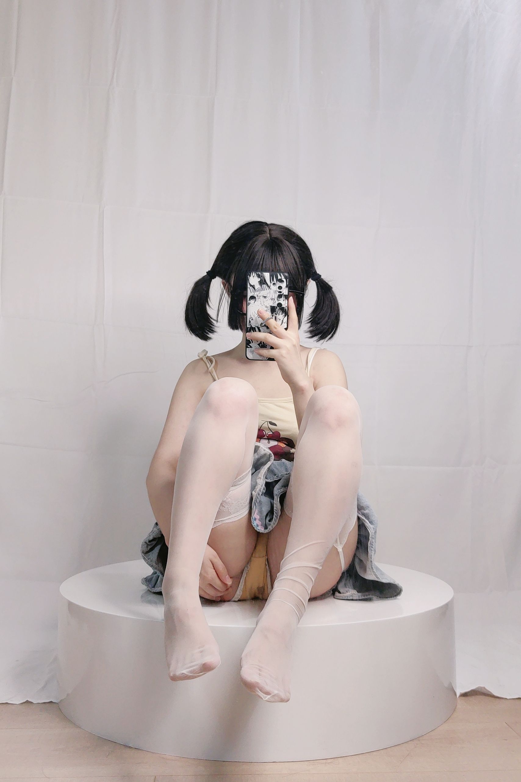 神沢永莉 – 绫蛋糕裙吊带袜汐 [22P]