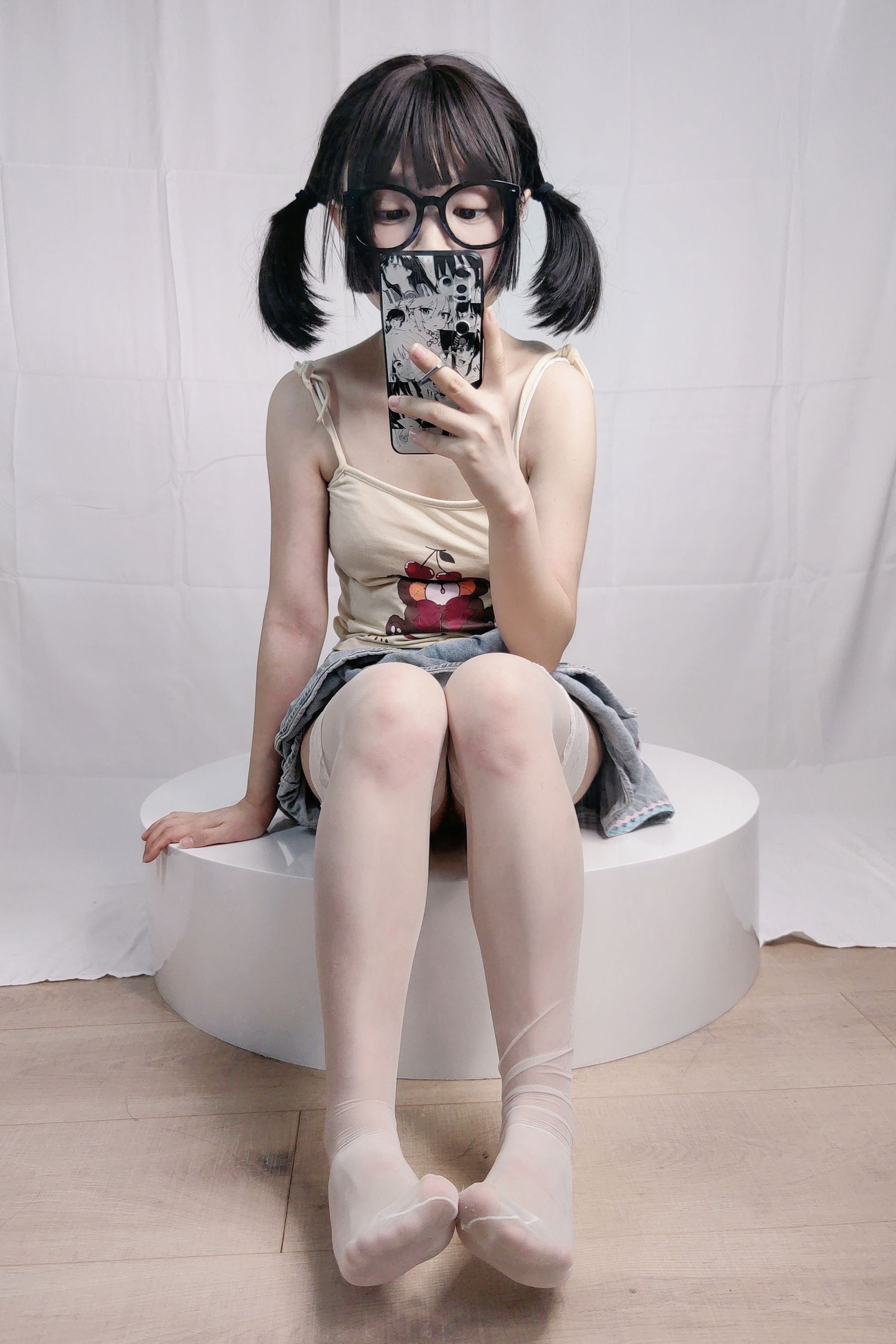 神沢永莉 – 绫蛋糕裙吊带袜汐 [22P]