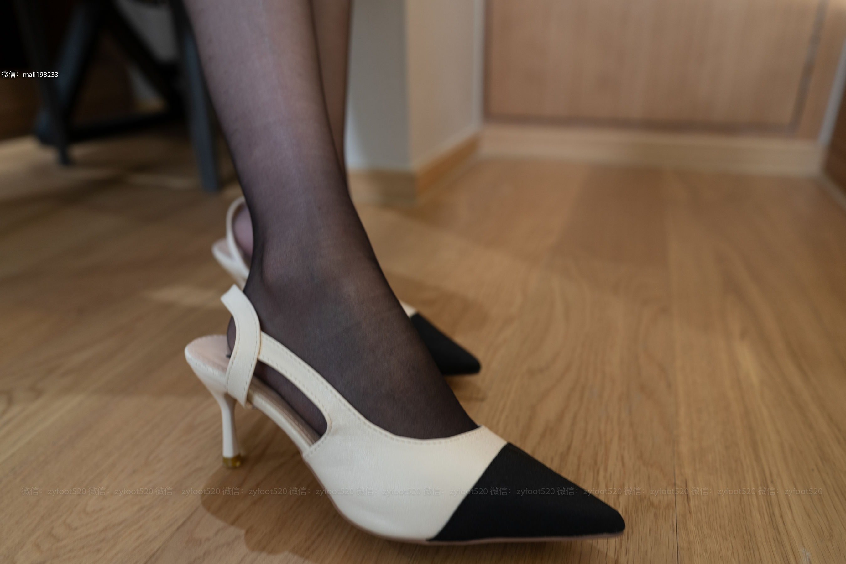 [ISS系列] 文婷 碎花裙 [102P]