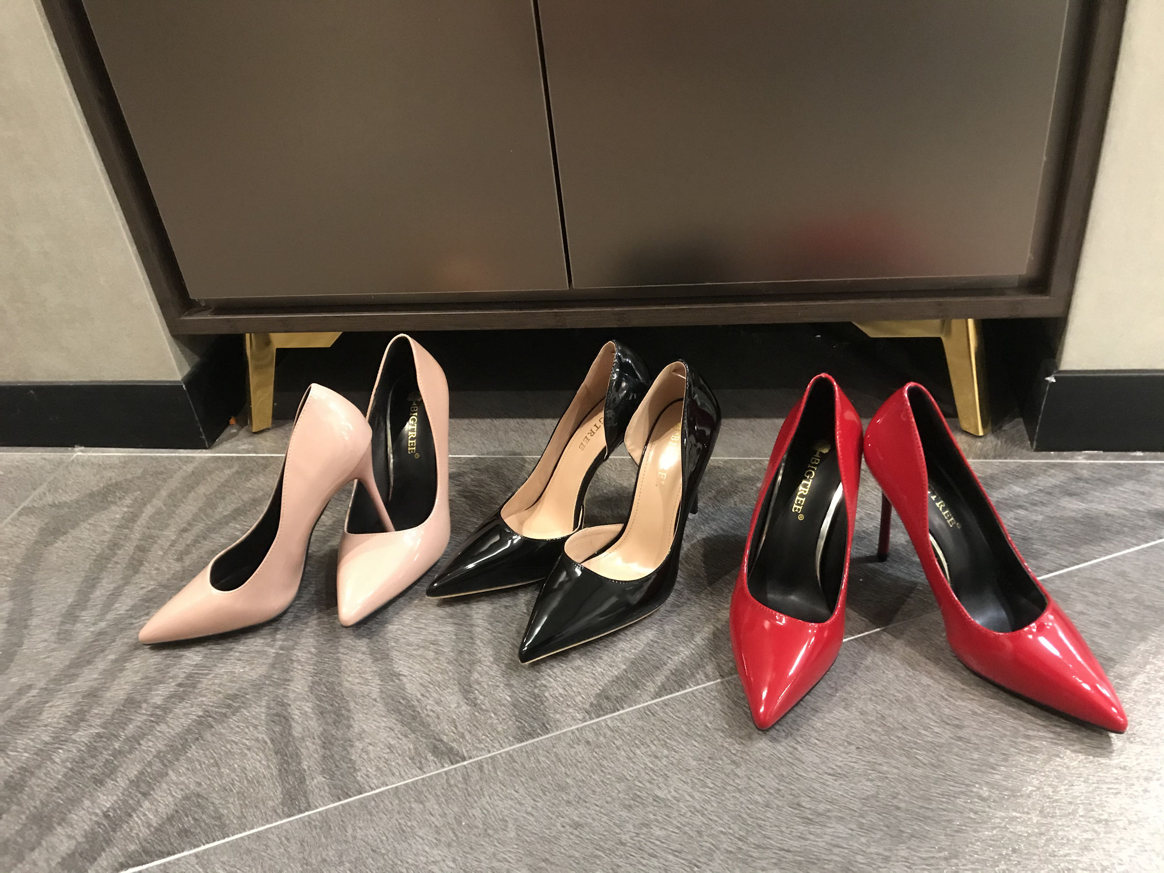 丝足博主麋鹿_Monroe 2020.03.06 居家丝秀 [32P]