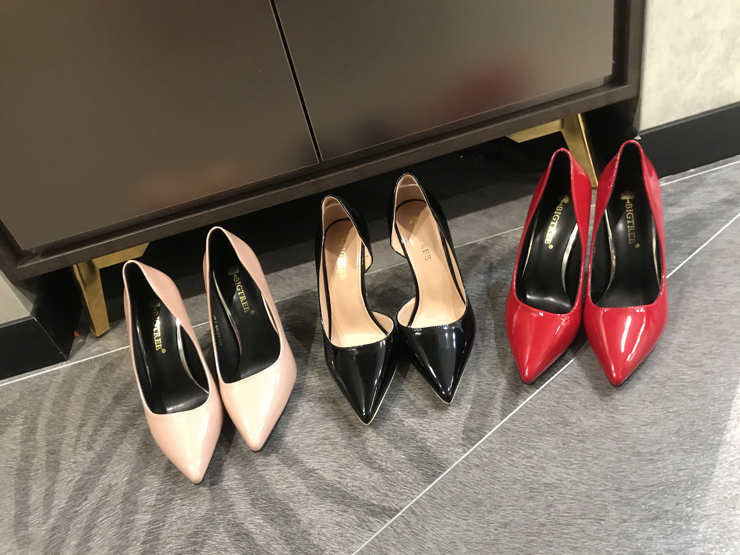 丝足博主麋鹿_Monroe 2020.03.06 居家丝秀 [32P]