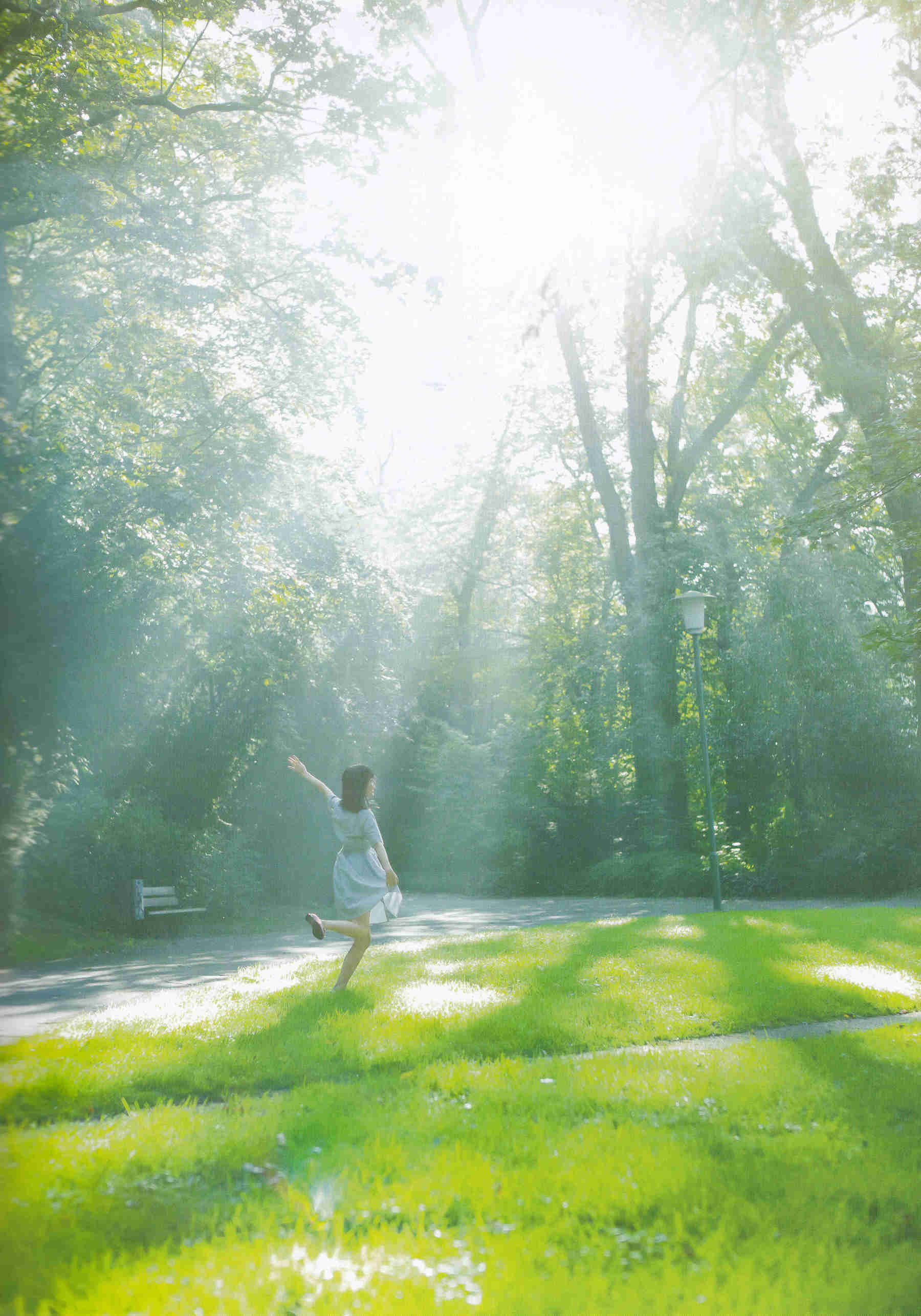 生田絵梨花1st写真集 『転調』 [152P]