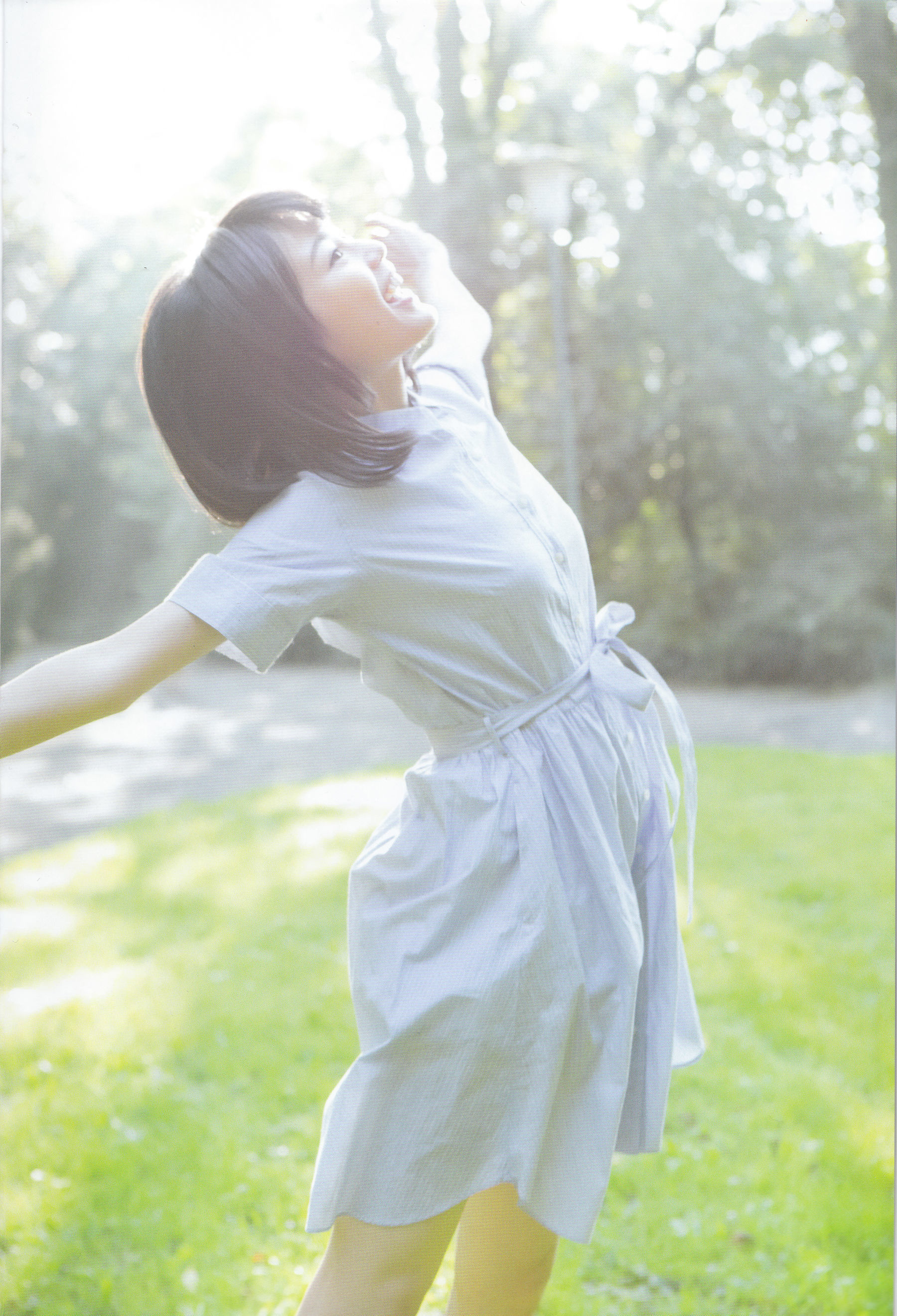 生田絵梨花1st写真集 『転調』 [152P]