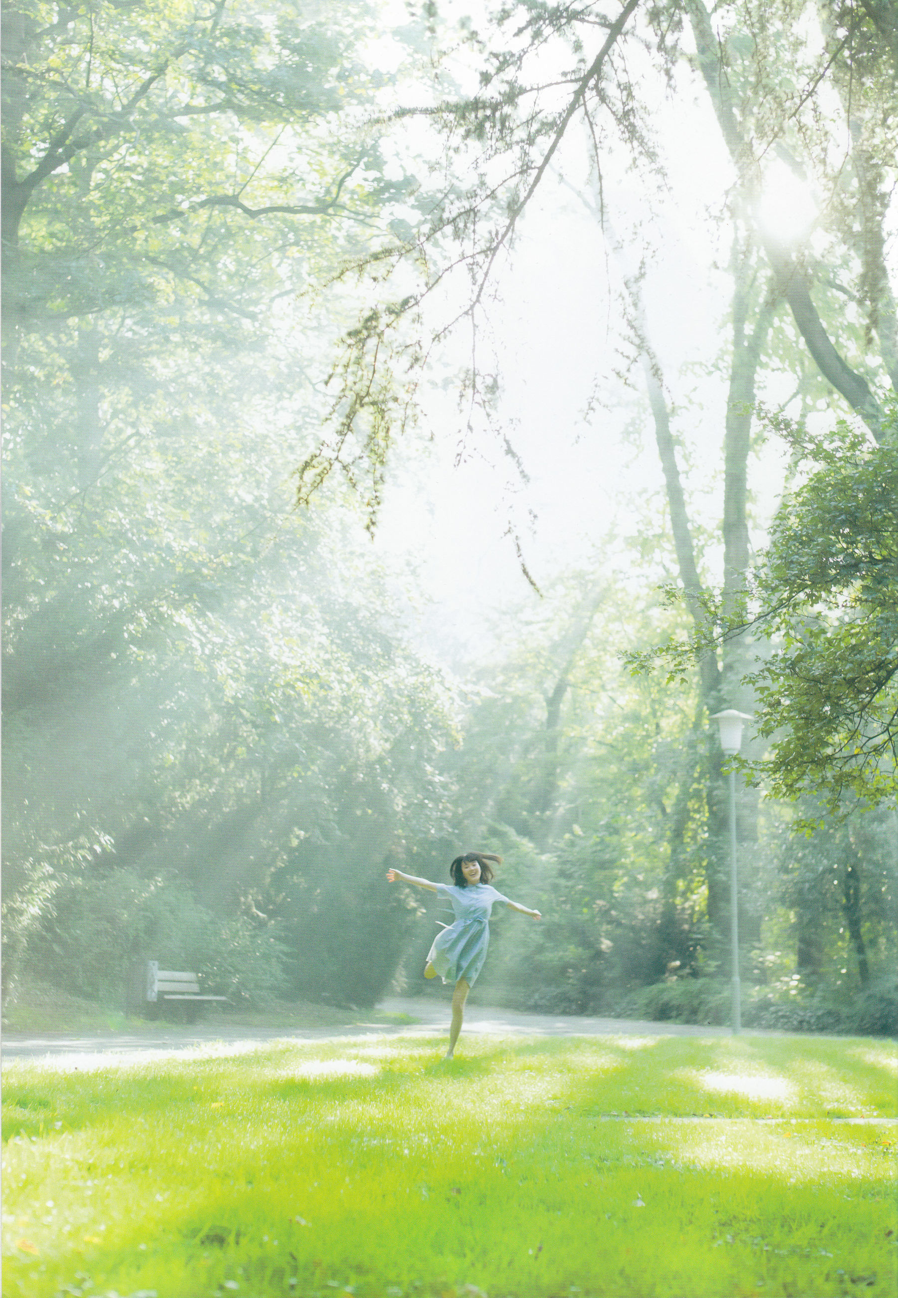 生田絵梨花1st写真集 『転調』 [152P]