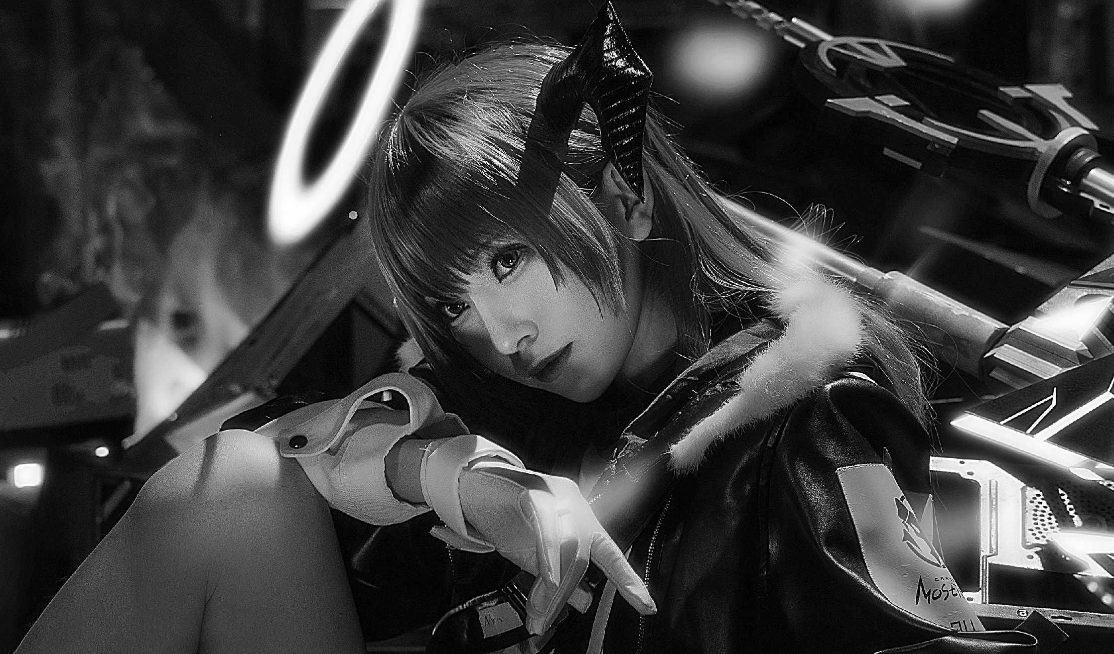 动漫博主Kitaro_绮太郎 – 莫斯提马 [15P]