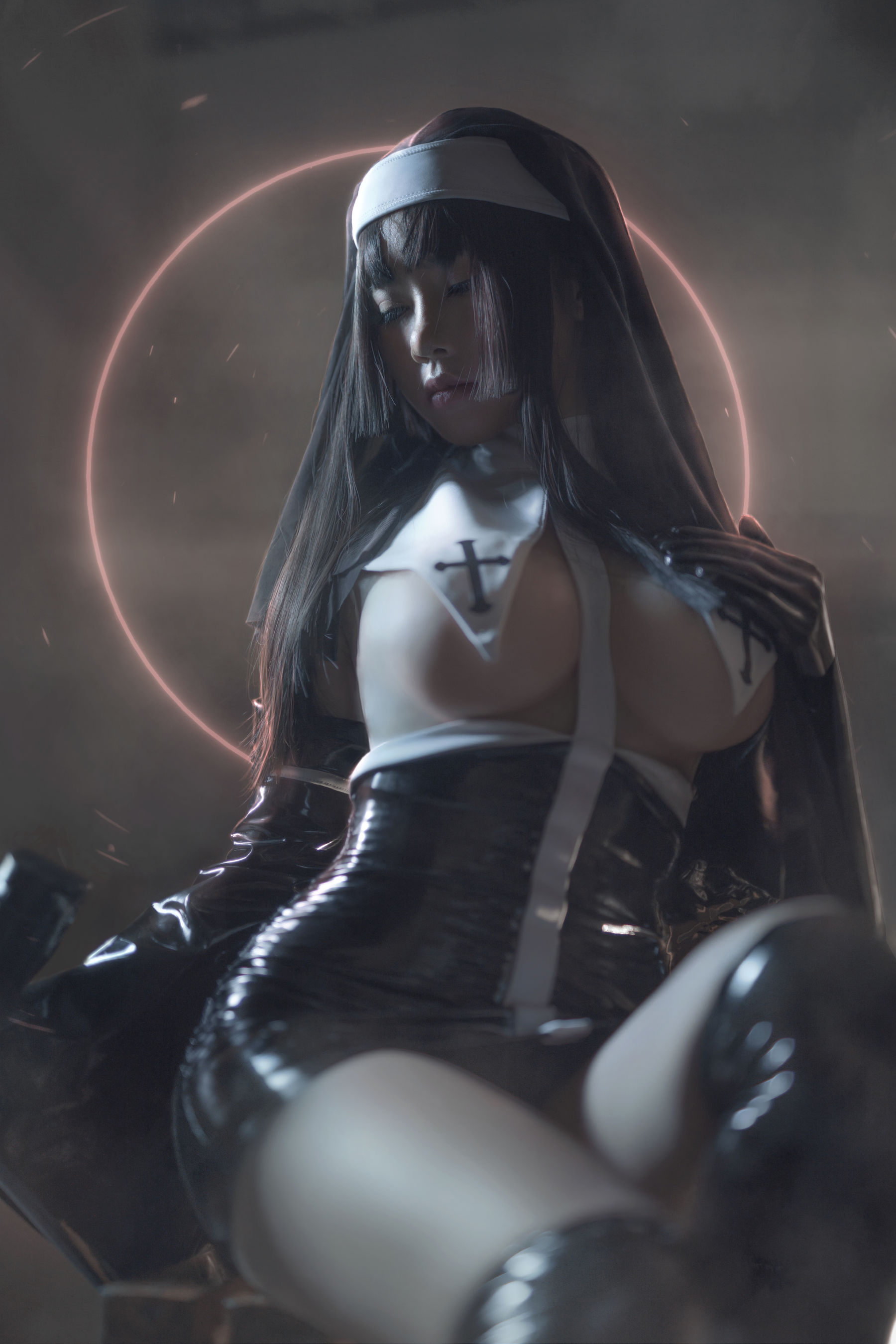 动漫博主uki雨季 – 修女黑胶衣 [12P]