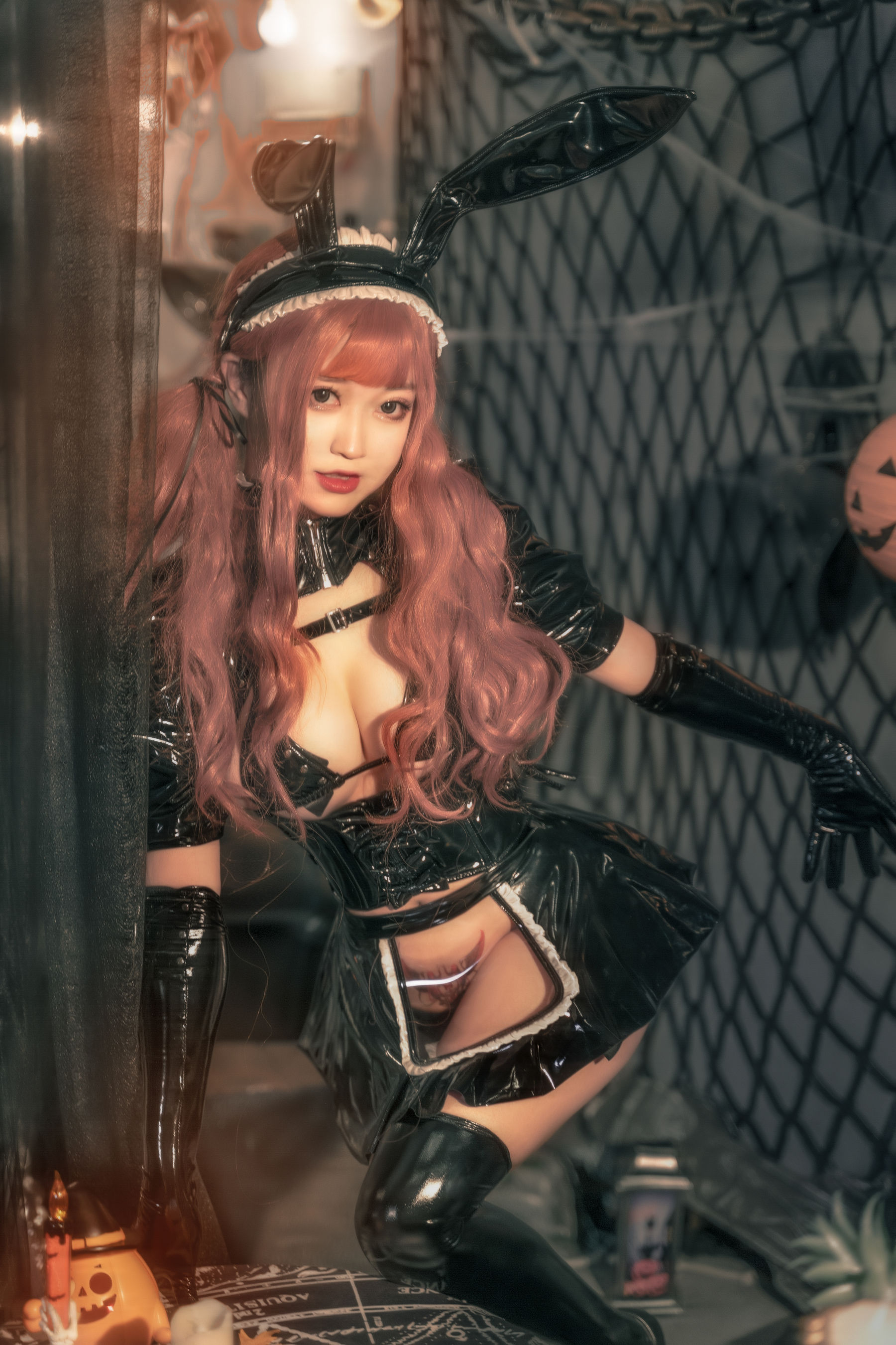 奇行家狗崽(棕桠阿狗崽) – 漆皮兔女仆 [33P]