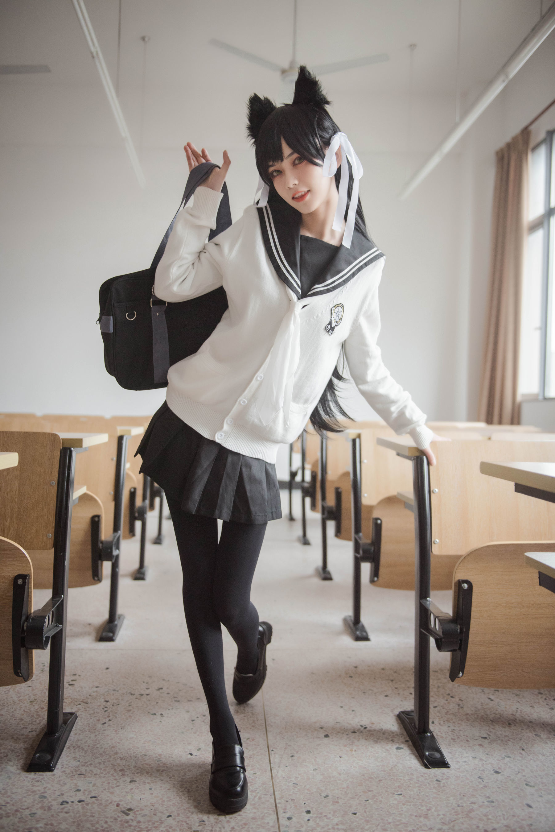 [萝莉COS] 小妖精你的负卿 – 爱宕制服 [10P]