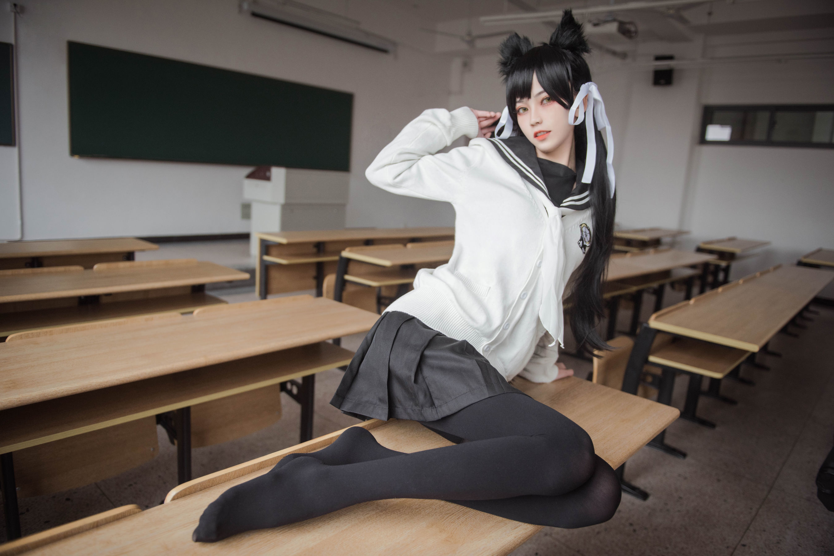 [萝莉COS] 小妖精你的负卿 – 爱宕制服 [10P]