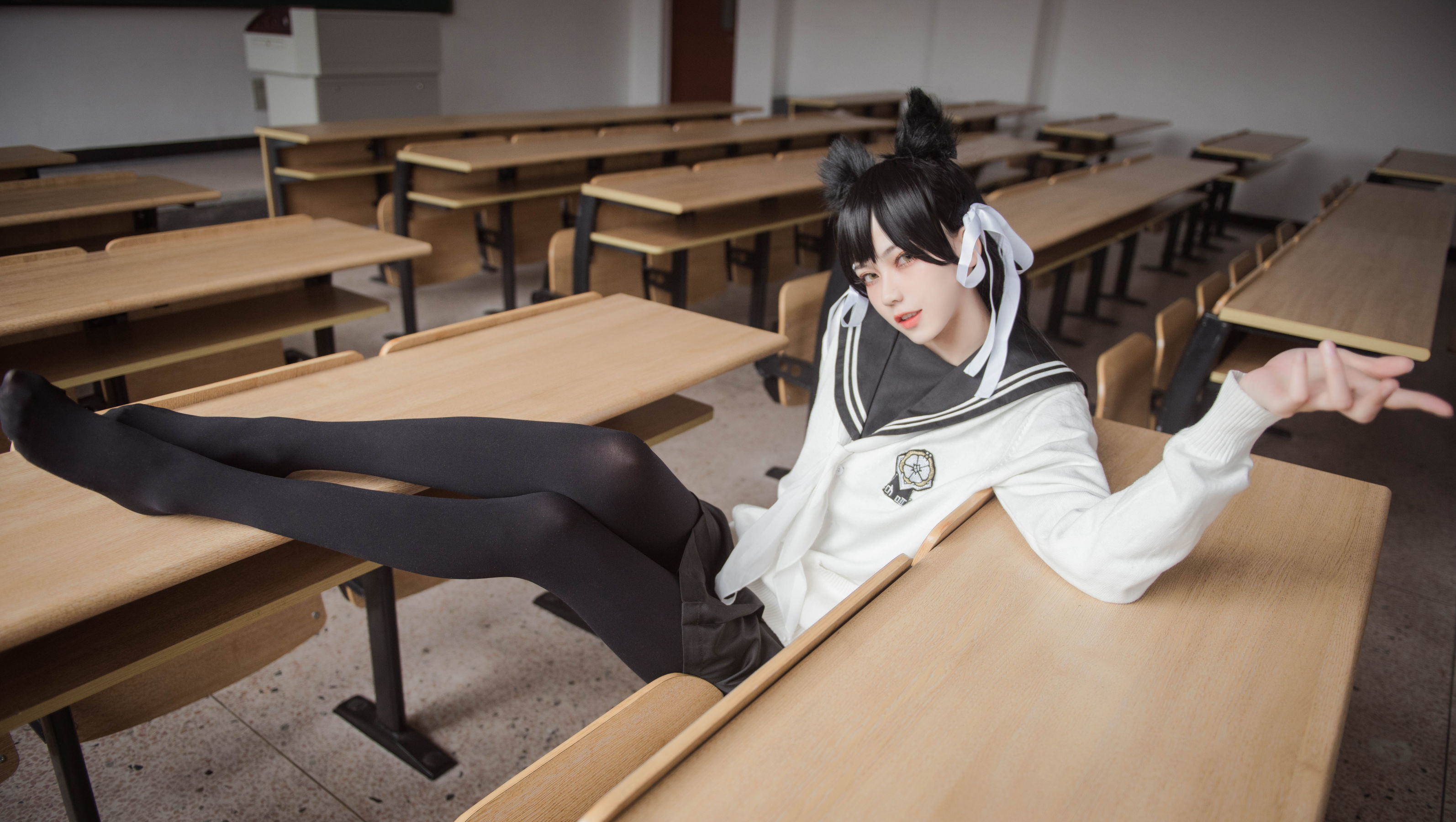 [萝莉COS] 小妖精你的负卿 – 爱宕制服 [10P]