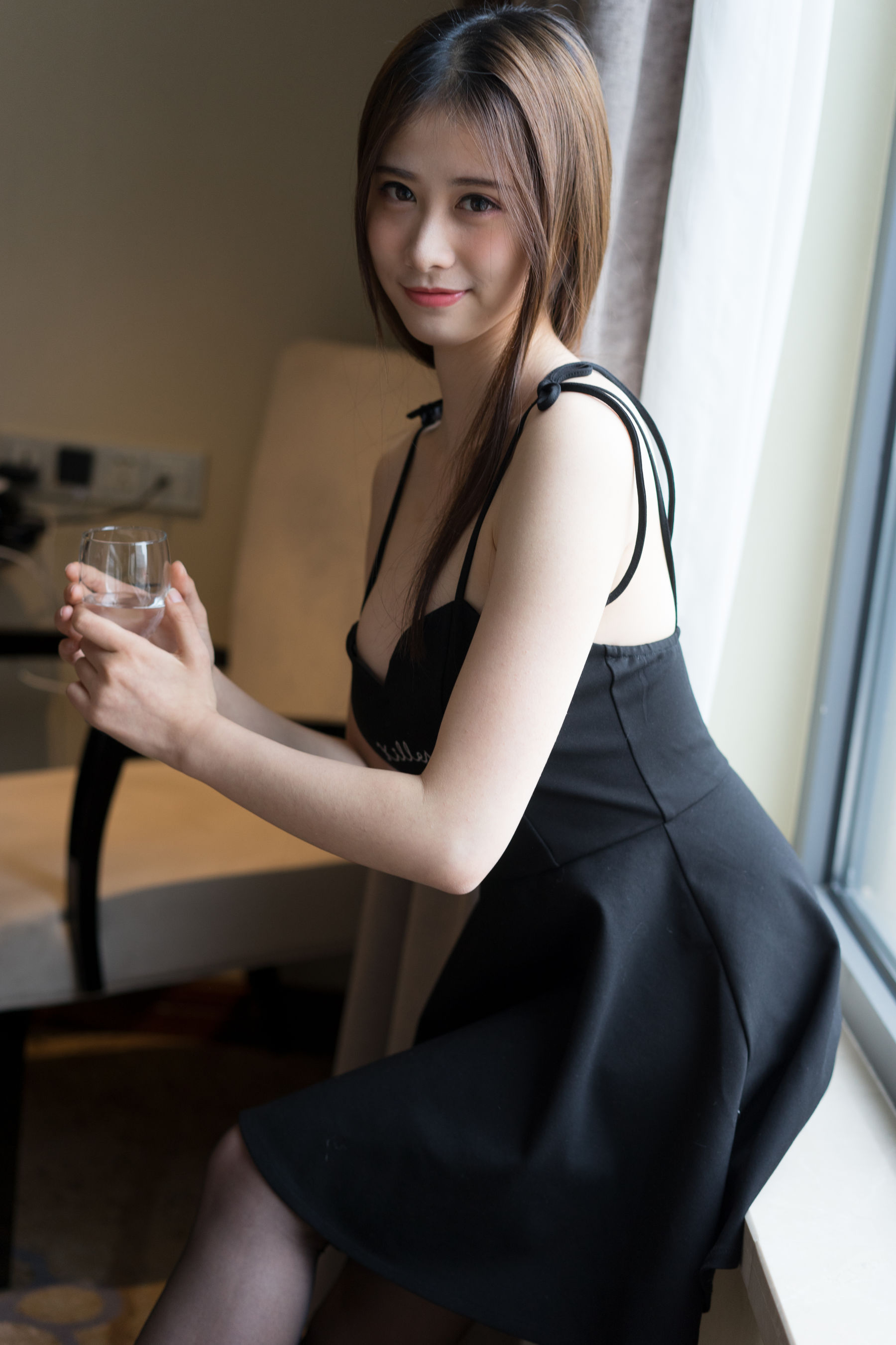 一只小仙若 – 黑丝女仆 [67P]