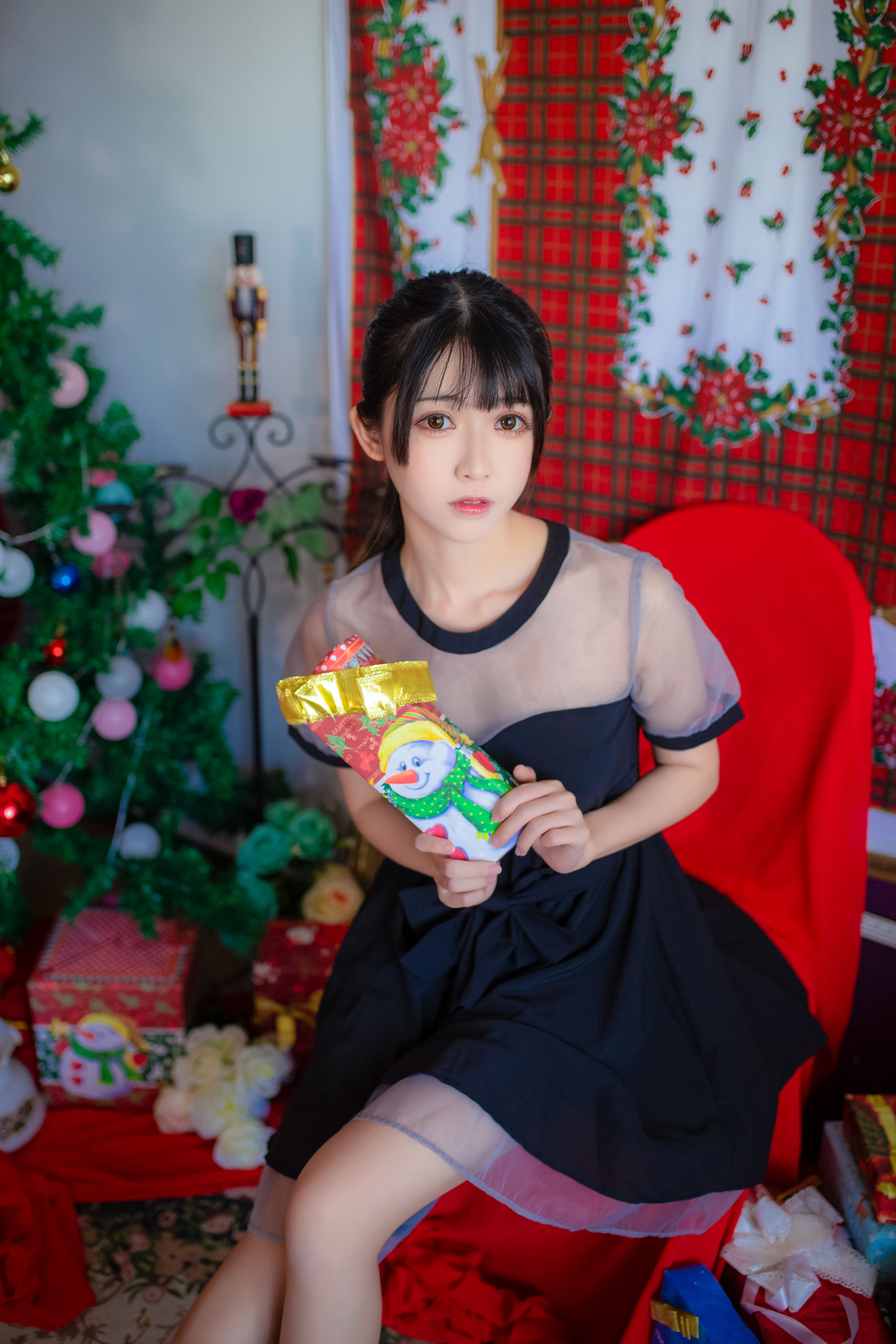 [萝莉COS] 鳗鱼霏儿 – 加藤惠 礼服 [13P]