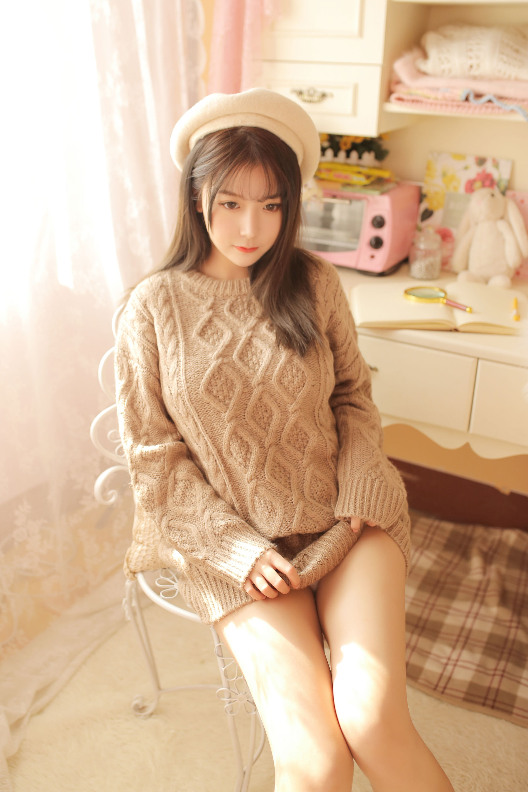 巨乳猫九酱Sakura – 驼色毛衣 [25P]