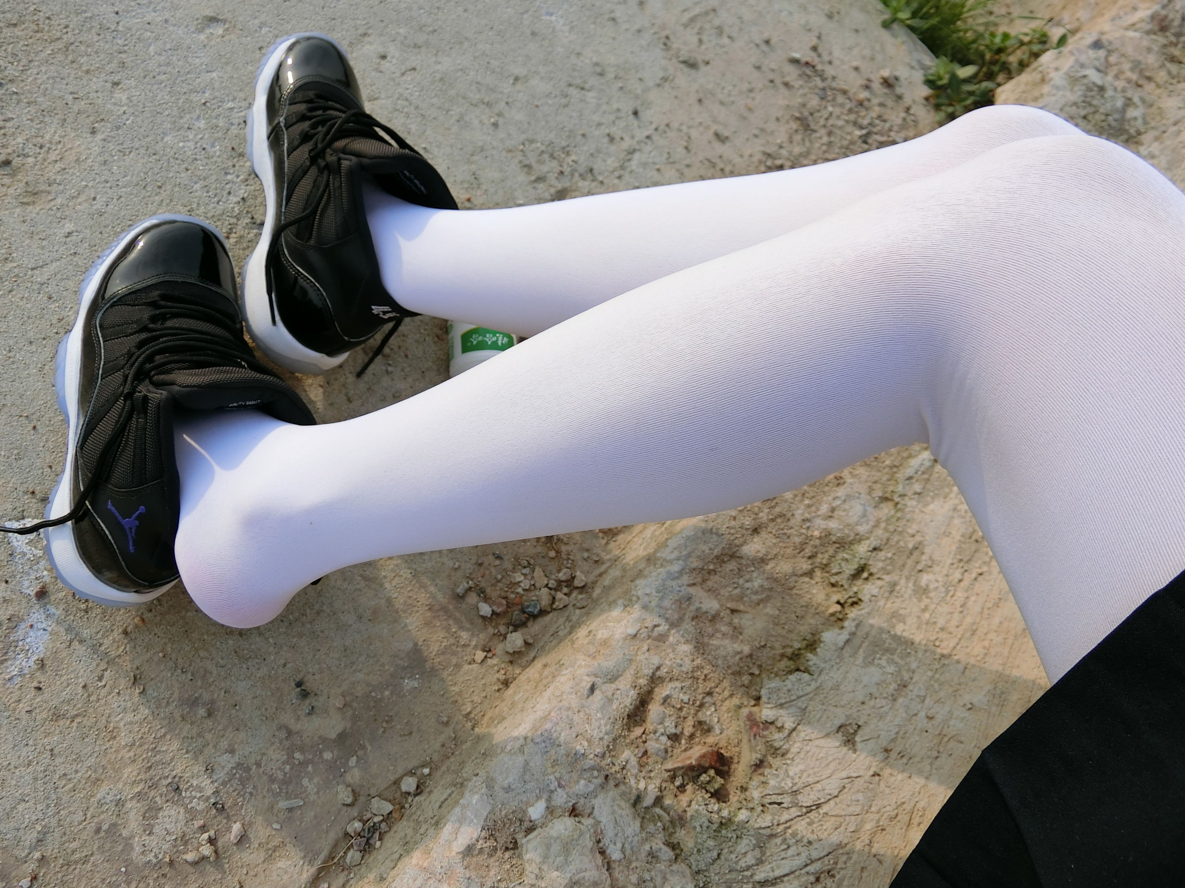 微博萌妹子西尔酱 – 户外JK白丝 [53P]