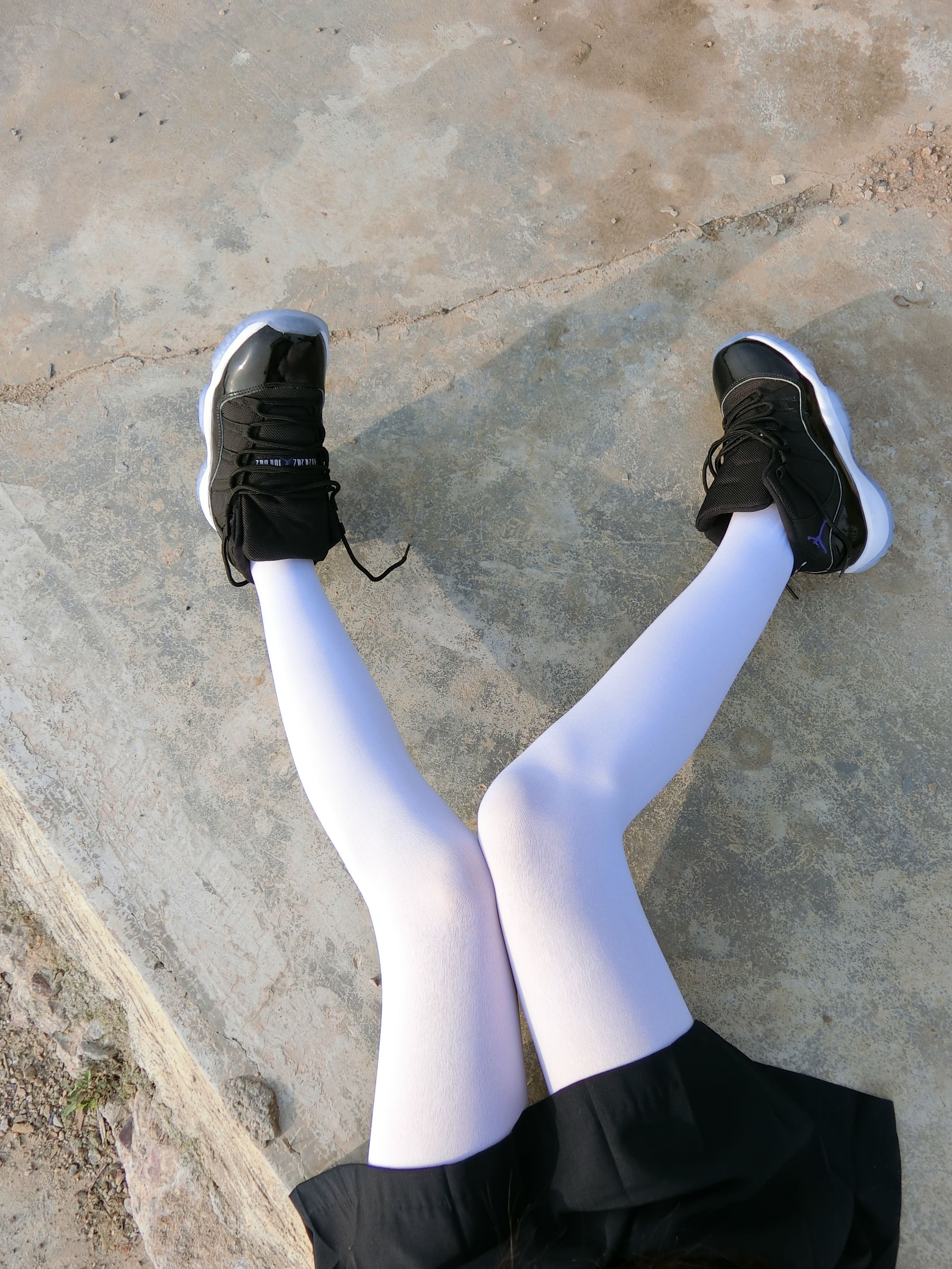 微博萌妹子西尔酱 – 户外JK白丝 [53P]