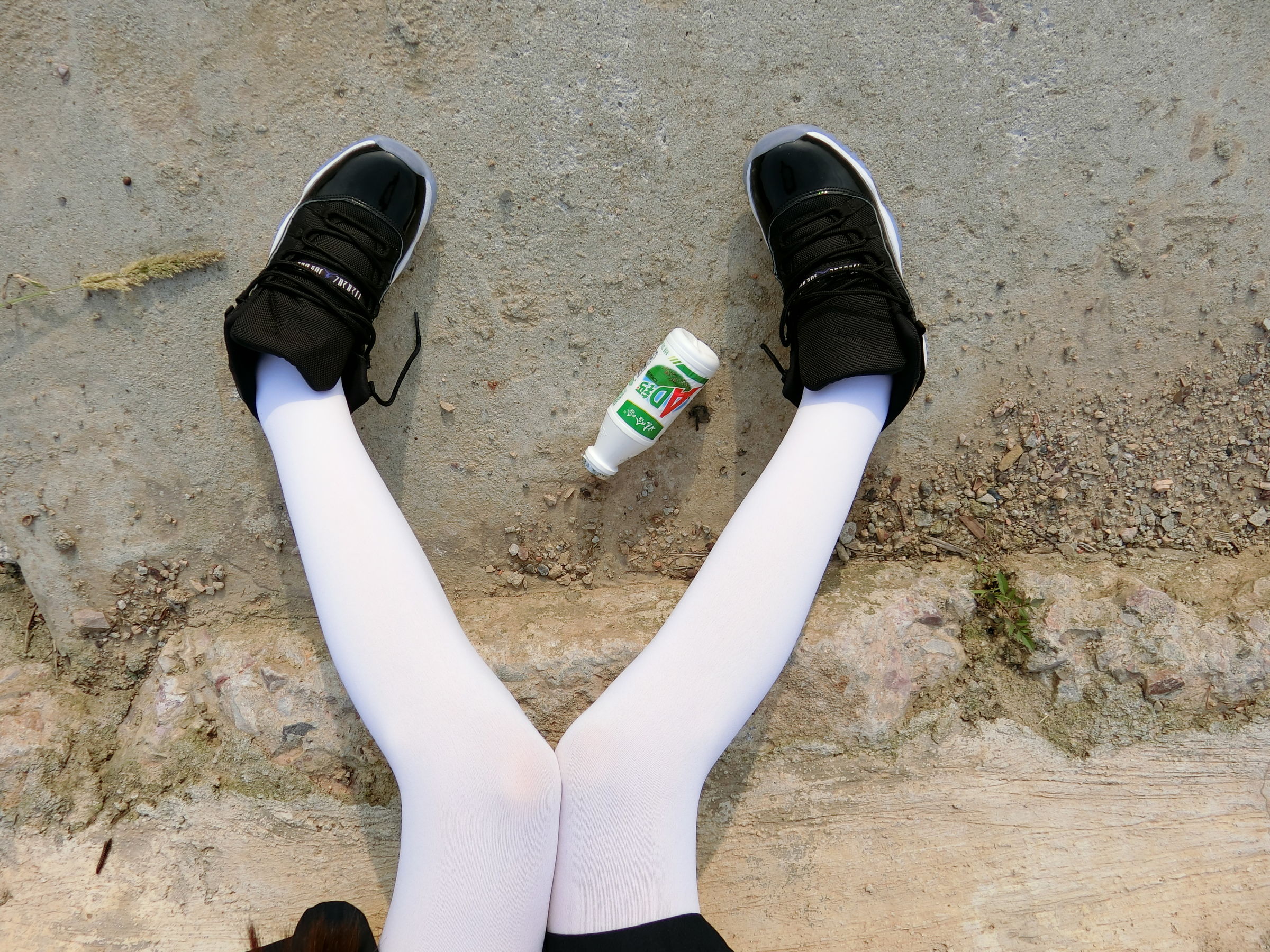 微博萌妹子西尔酱 – 户外JK白丝 [53P]